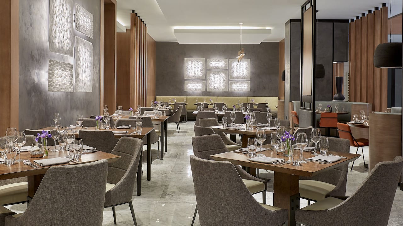 WAVE Newport Beach dining area