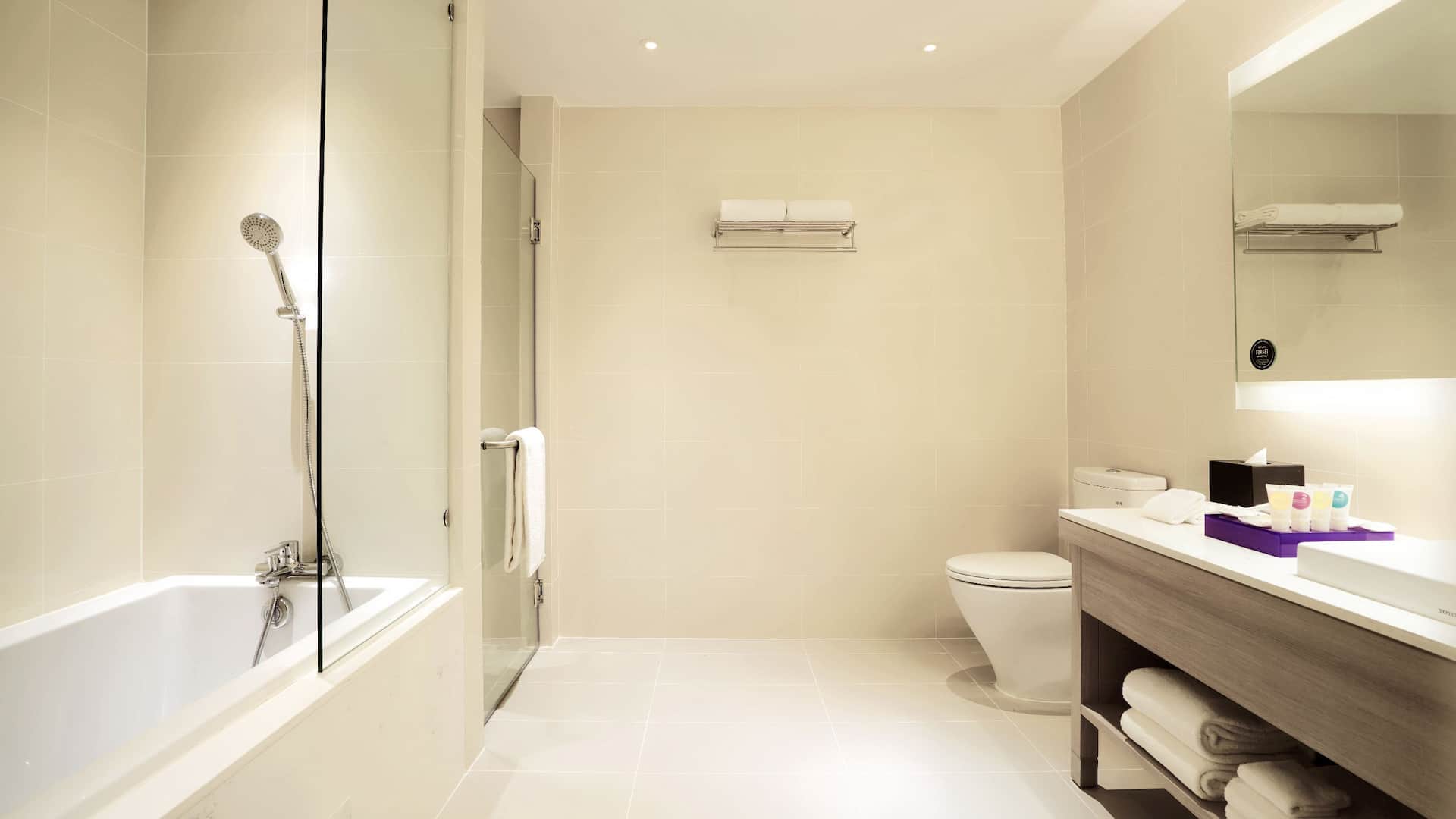 2/2 Hyatt Place Bangkok Sukhumvit View Specialty King Bath