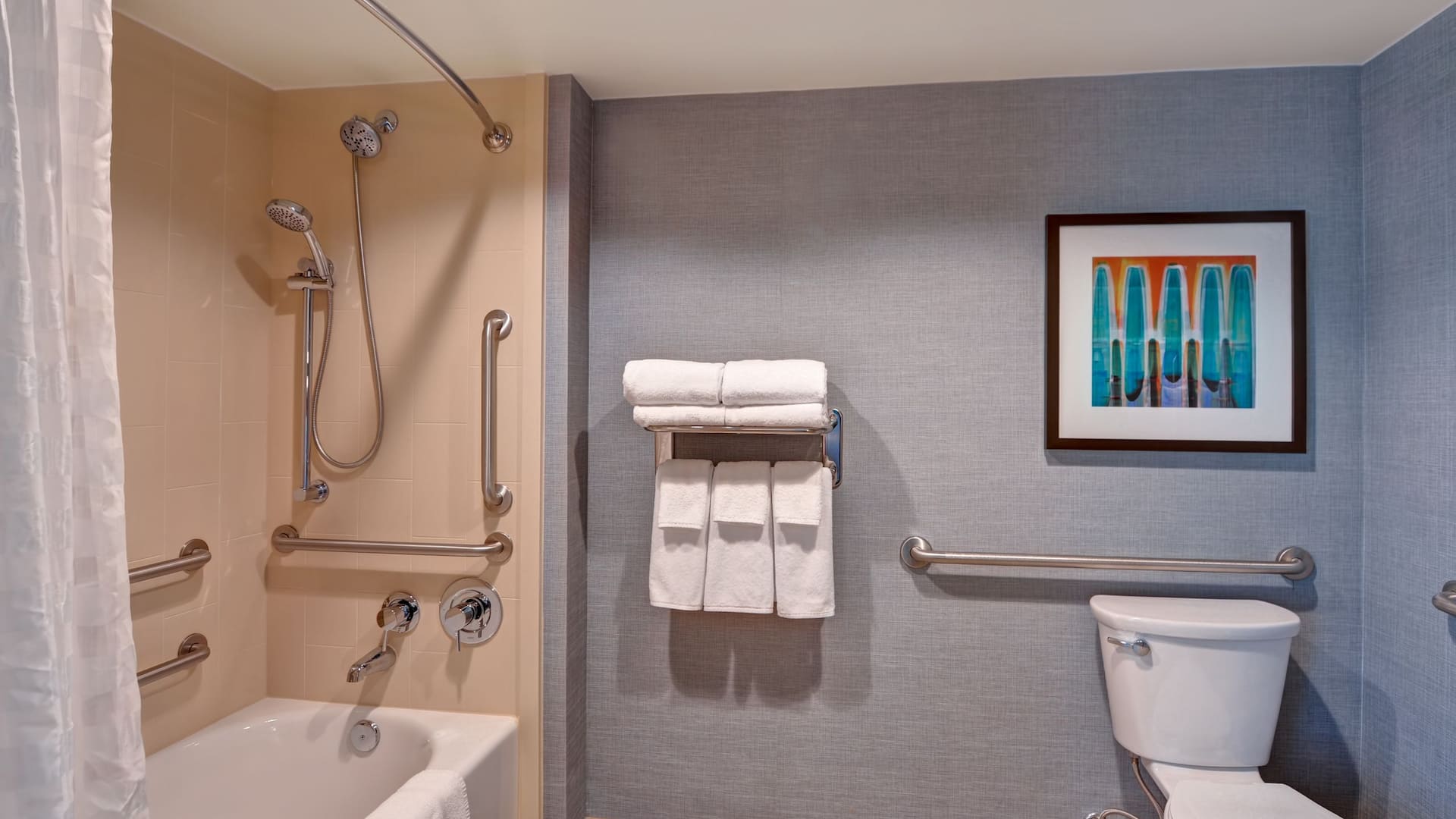 2 of 5 Hyatt Place Memphis/Wolfchase Galleria Accessible Tub