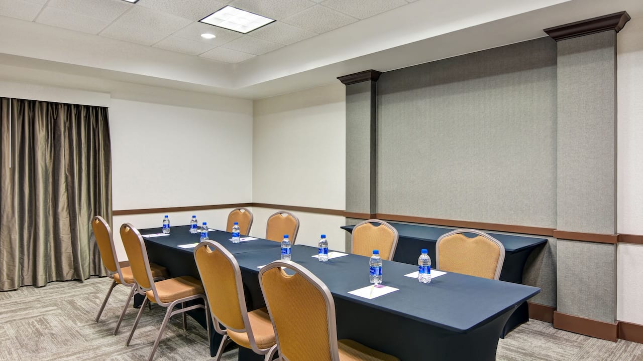Meeting room of a hotel near Wolfchase Mall
