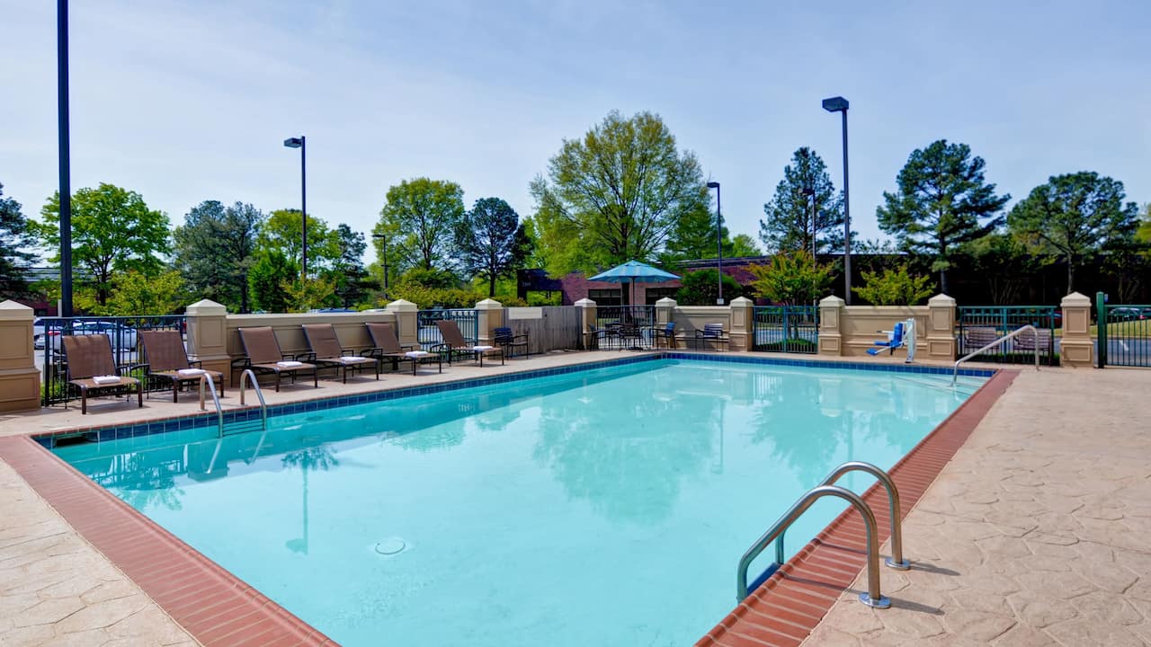 Outdoor pool area of a hotel in Memphis, TN