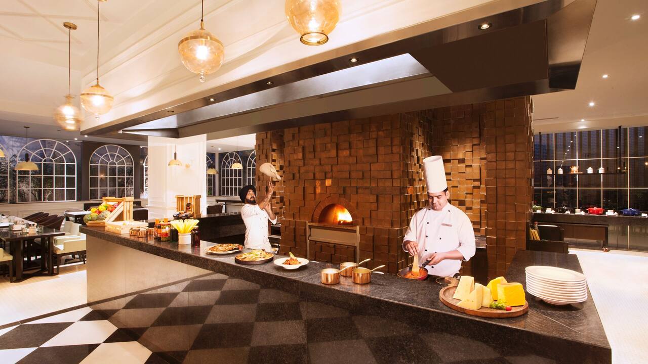 Restaurant Punjab Province Live Pizza Counter