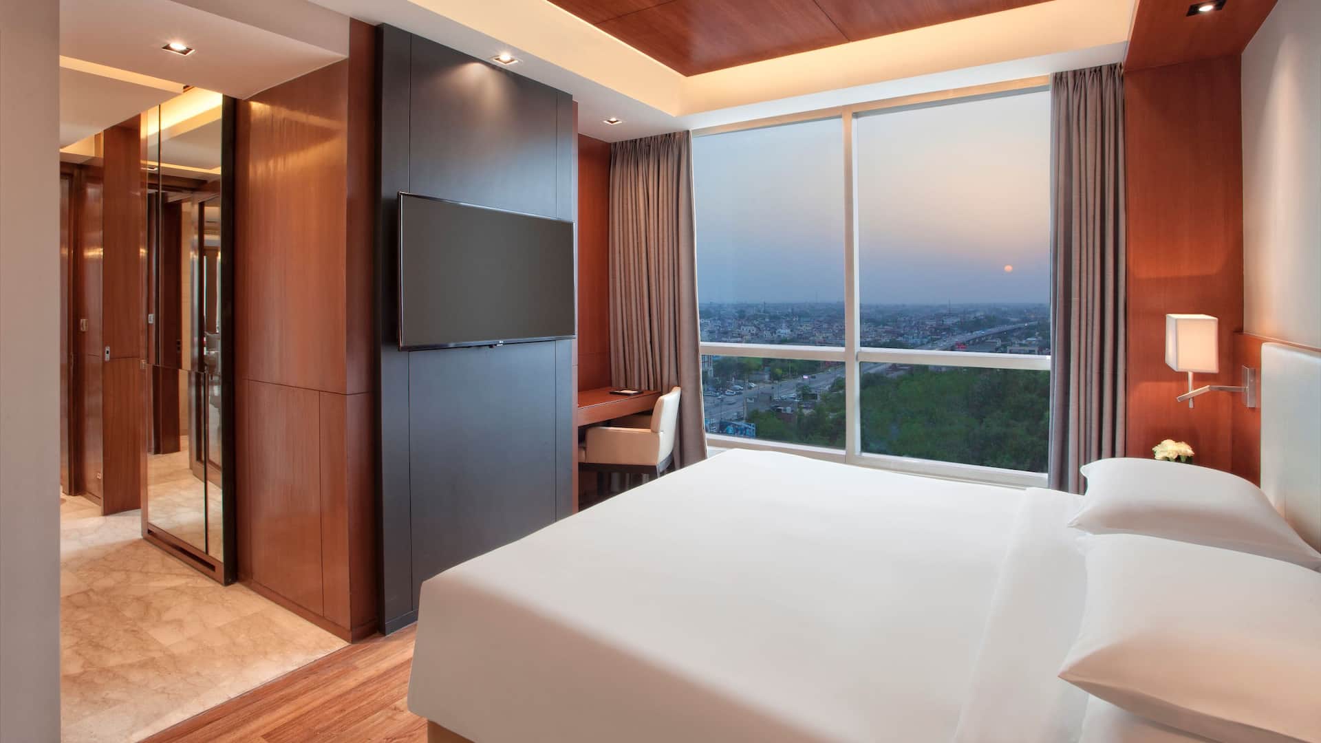 Hyatt Regency Amritsar Suite Bedroom