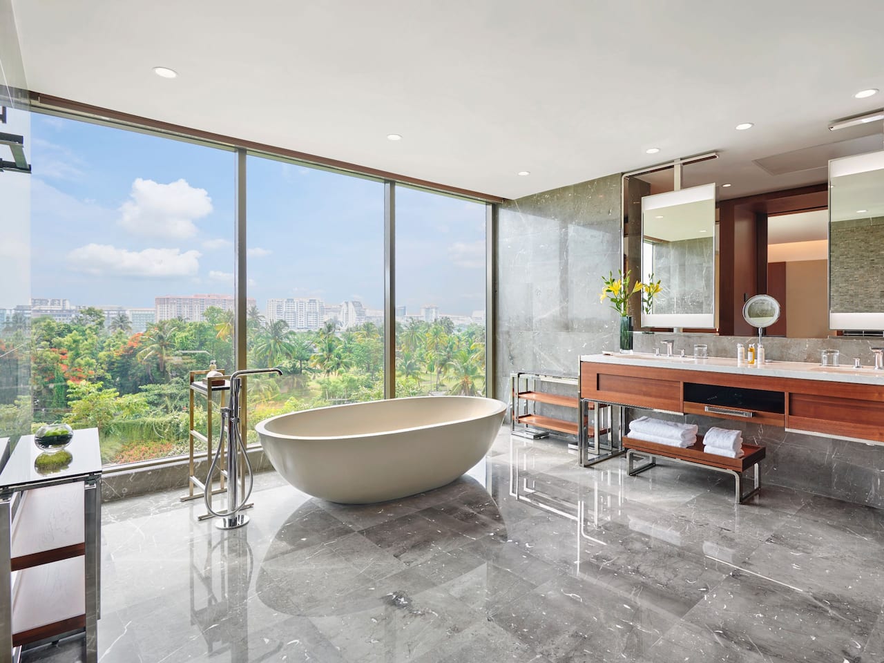 Executive Suite Bathroom