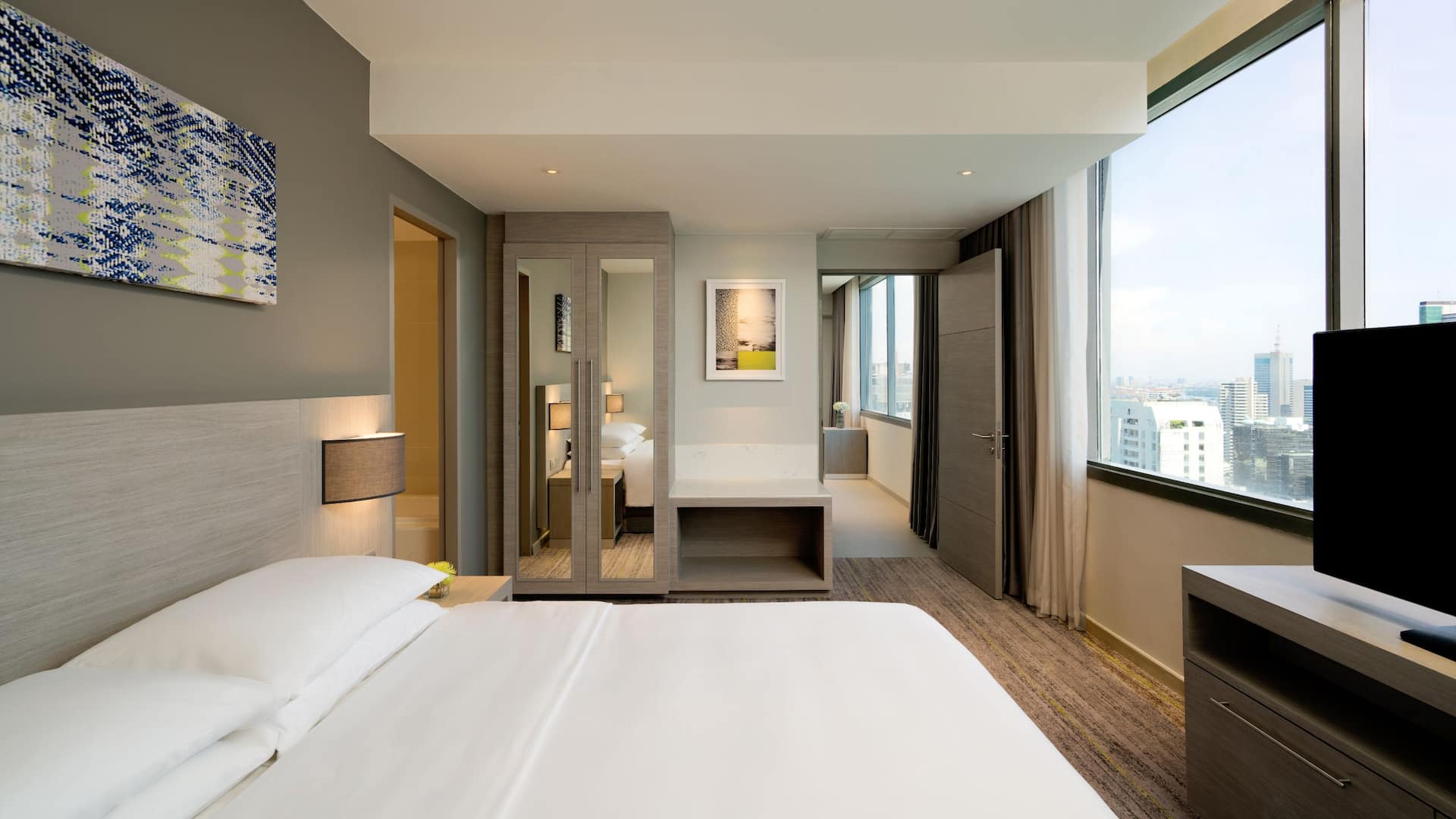 1/5 Hyatt Place Bangkok Sukhumvit View King Suite
