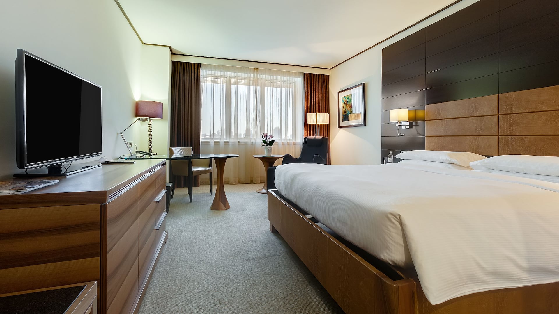 1/6 Hyatt Regency Kyiv King