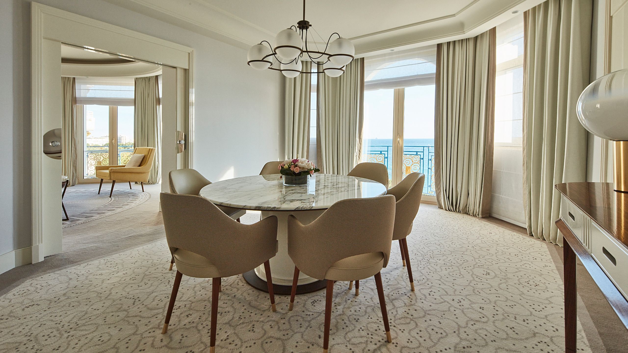 8 из 10 Hôtel Martinez Dining Room Suite Prestige Sea View