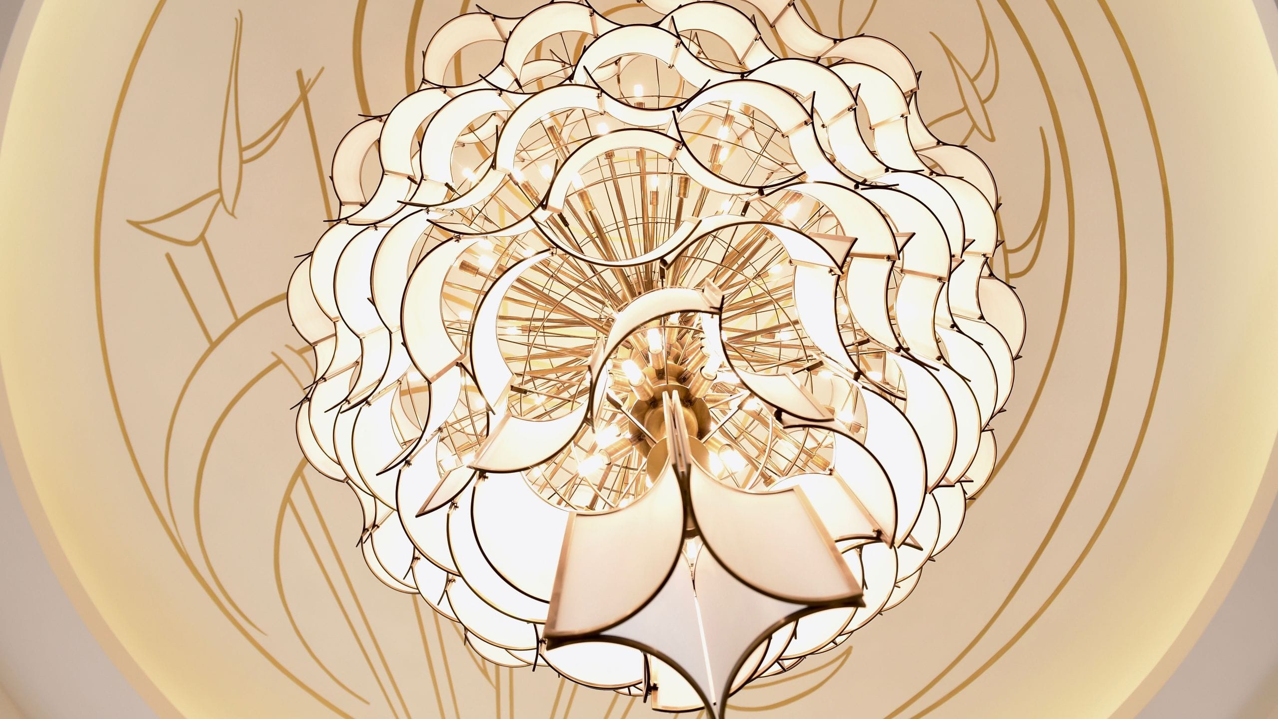 Hôtel Martinez Chandelier