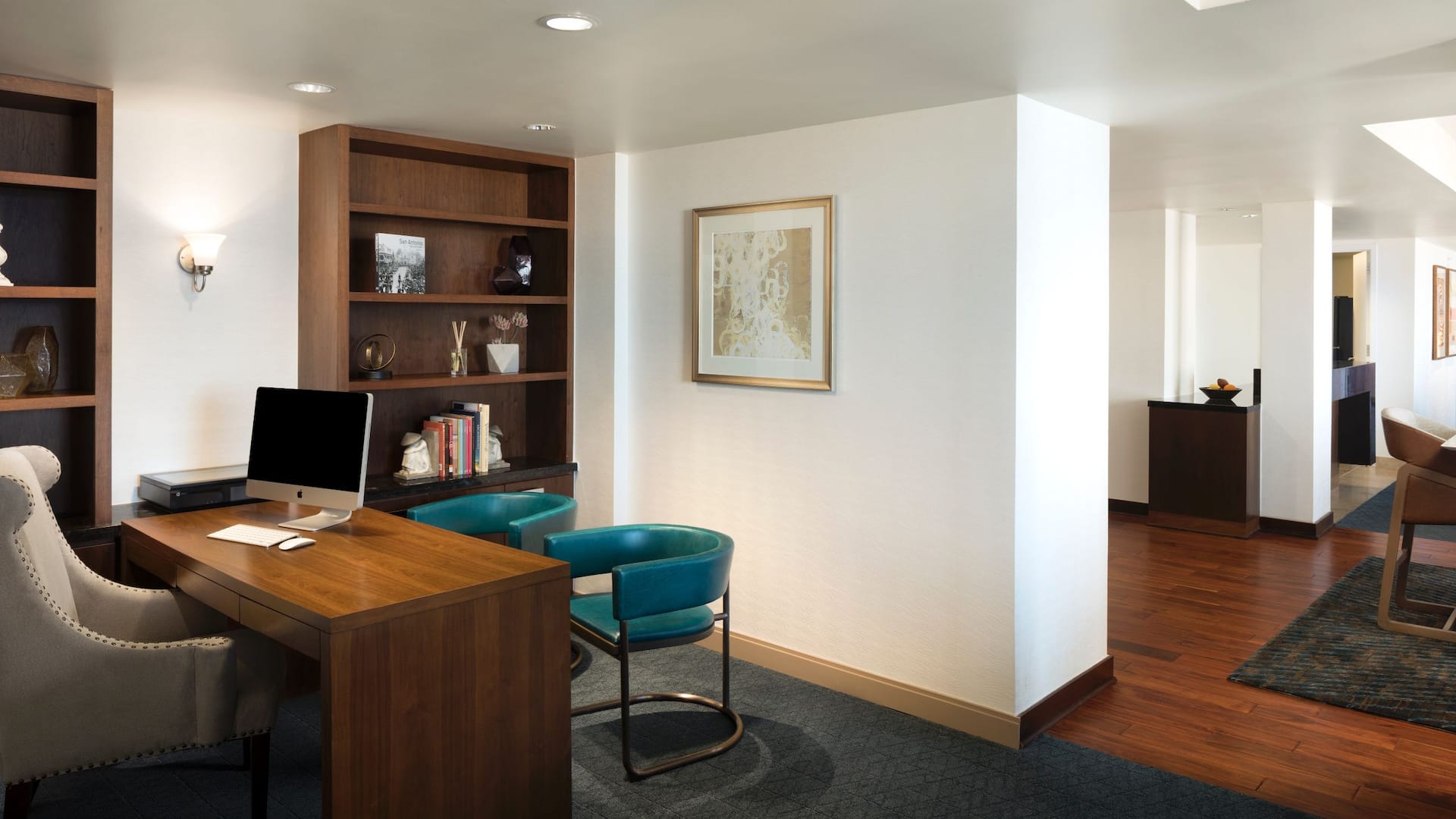 3 de 4 Monarch Suite