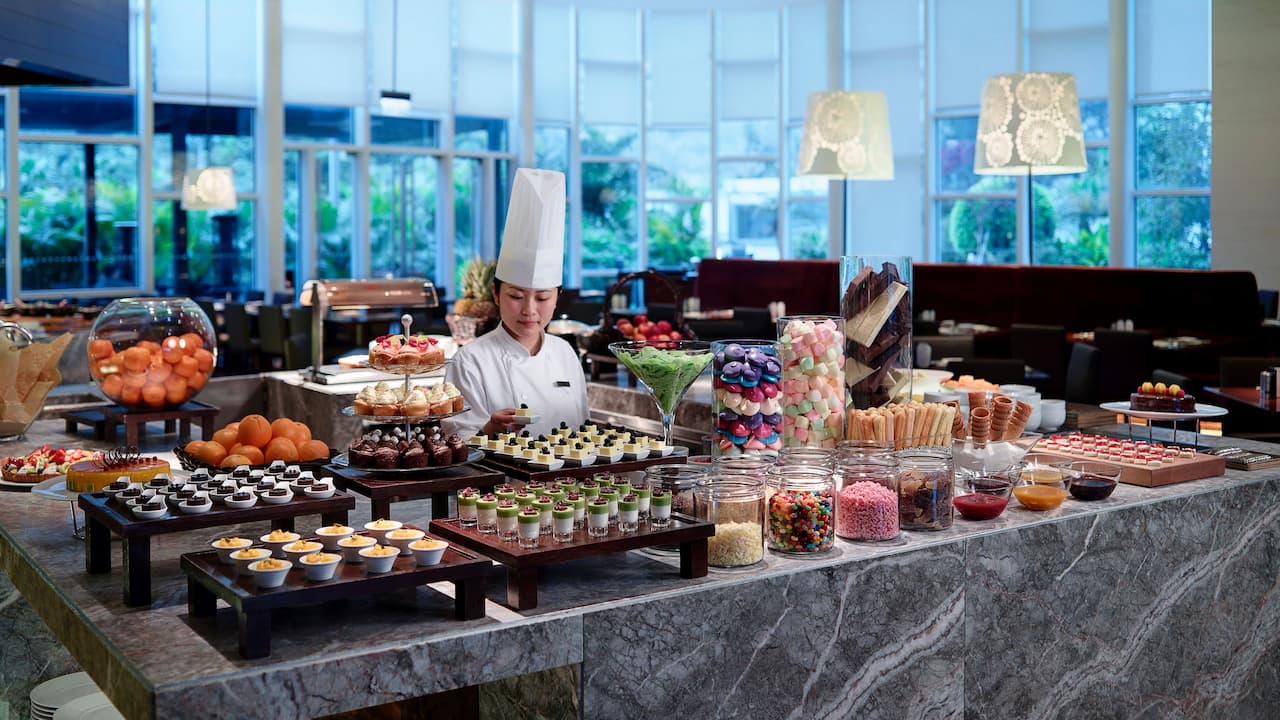 cafe dessert kitchen