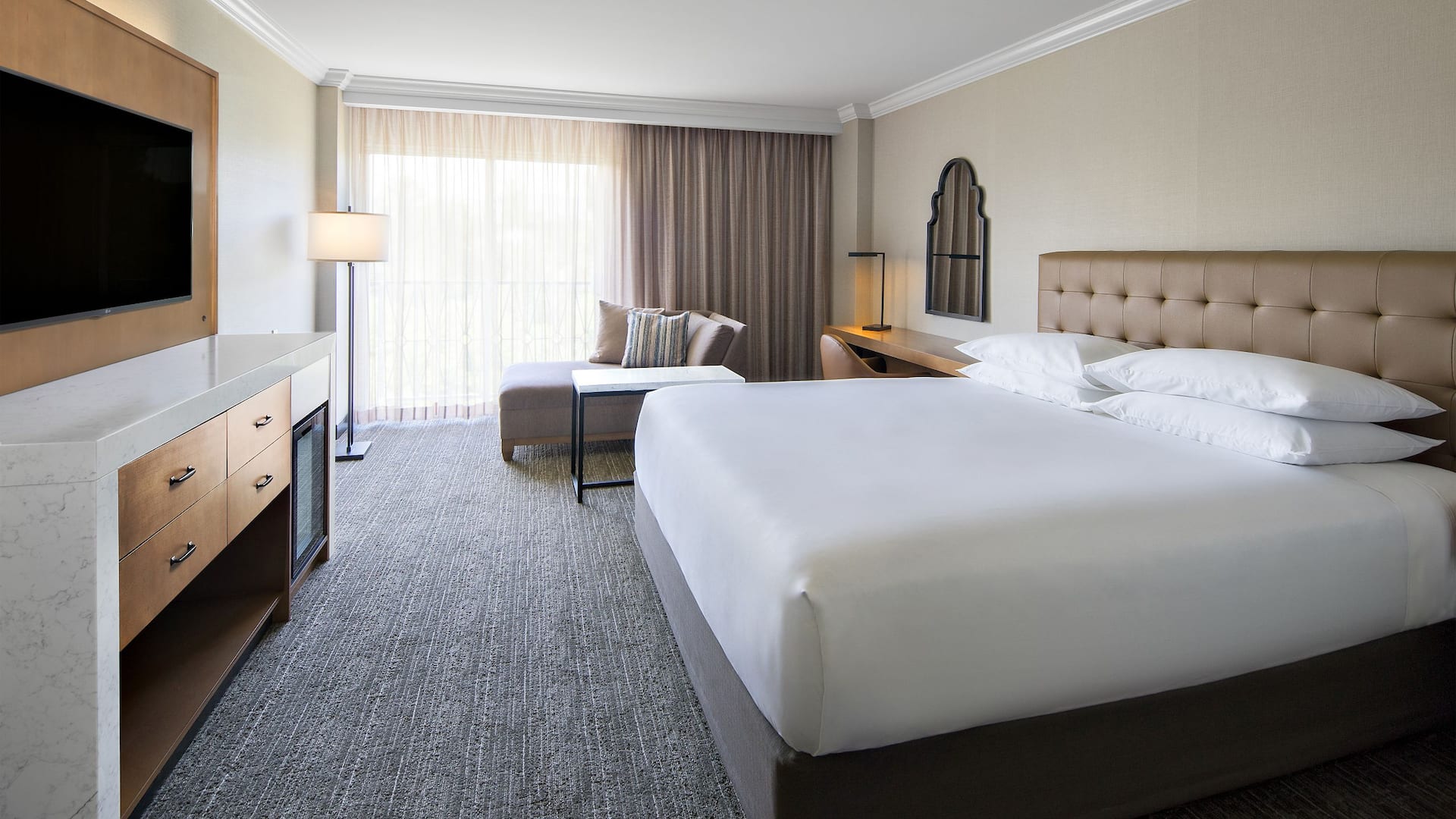 Hyatt Regency Valencia King Standard Guestroom