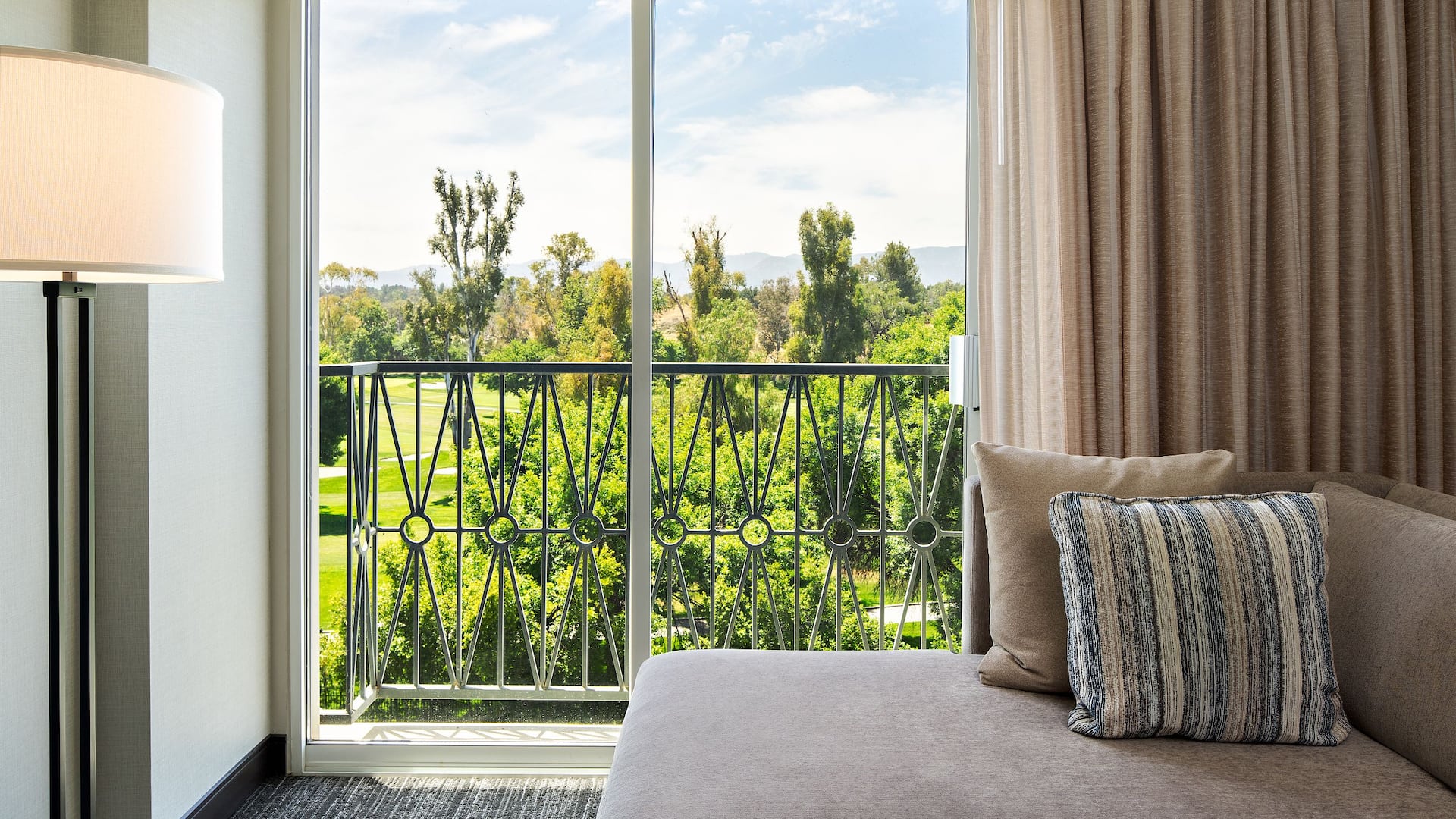 Hyatt Regency Valencia Guestroom