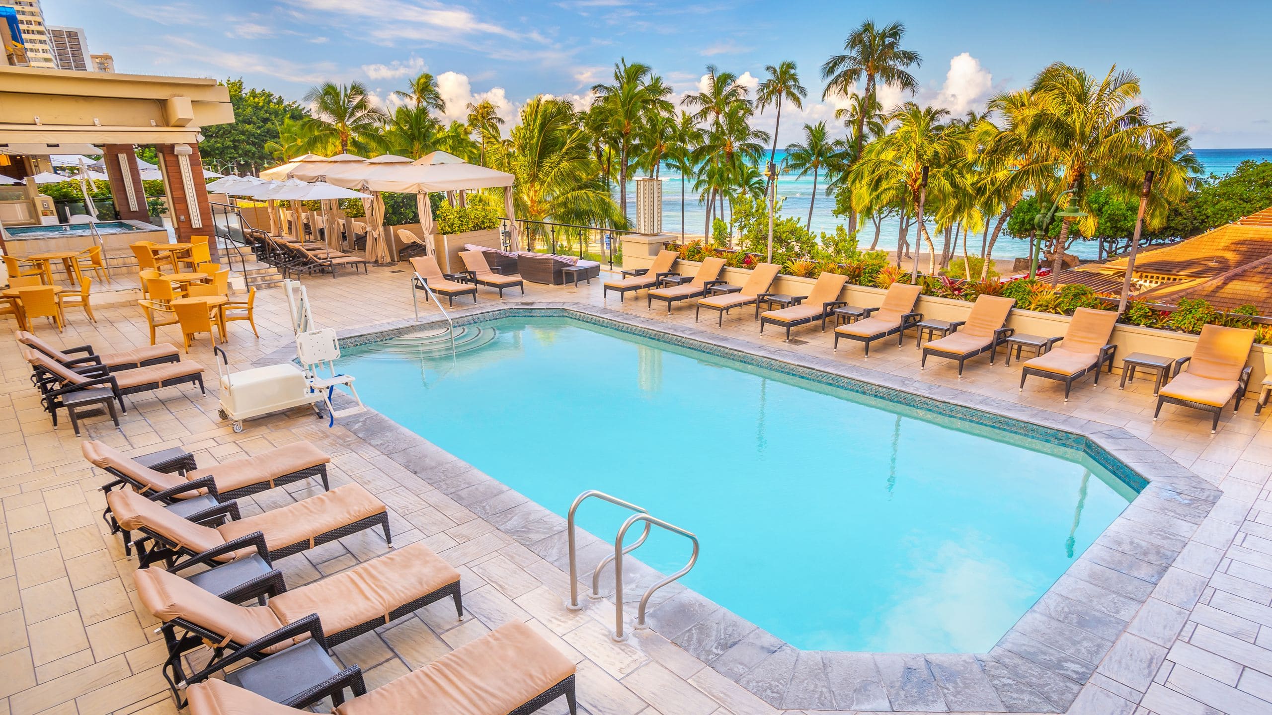 Hyatt Regency Waikiki Beach Resort and Spa Outdoor Pool
