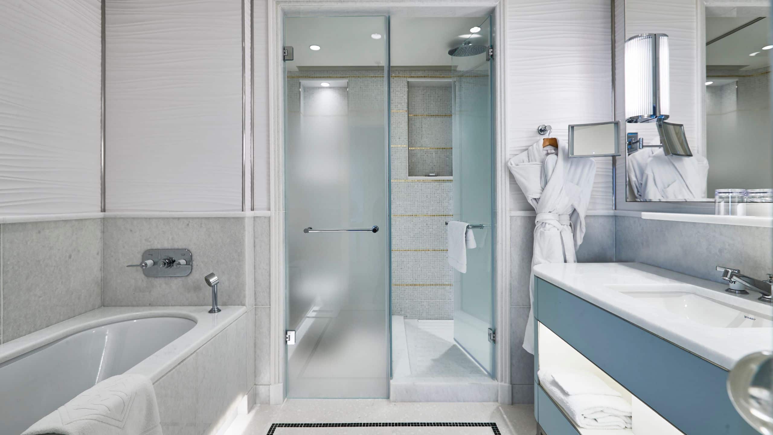 10 из 10 Hôtel Martinez Suite Prestige Bathroom