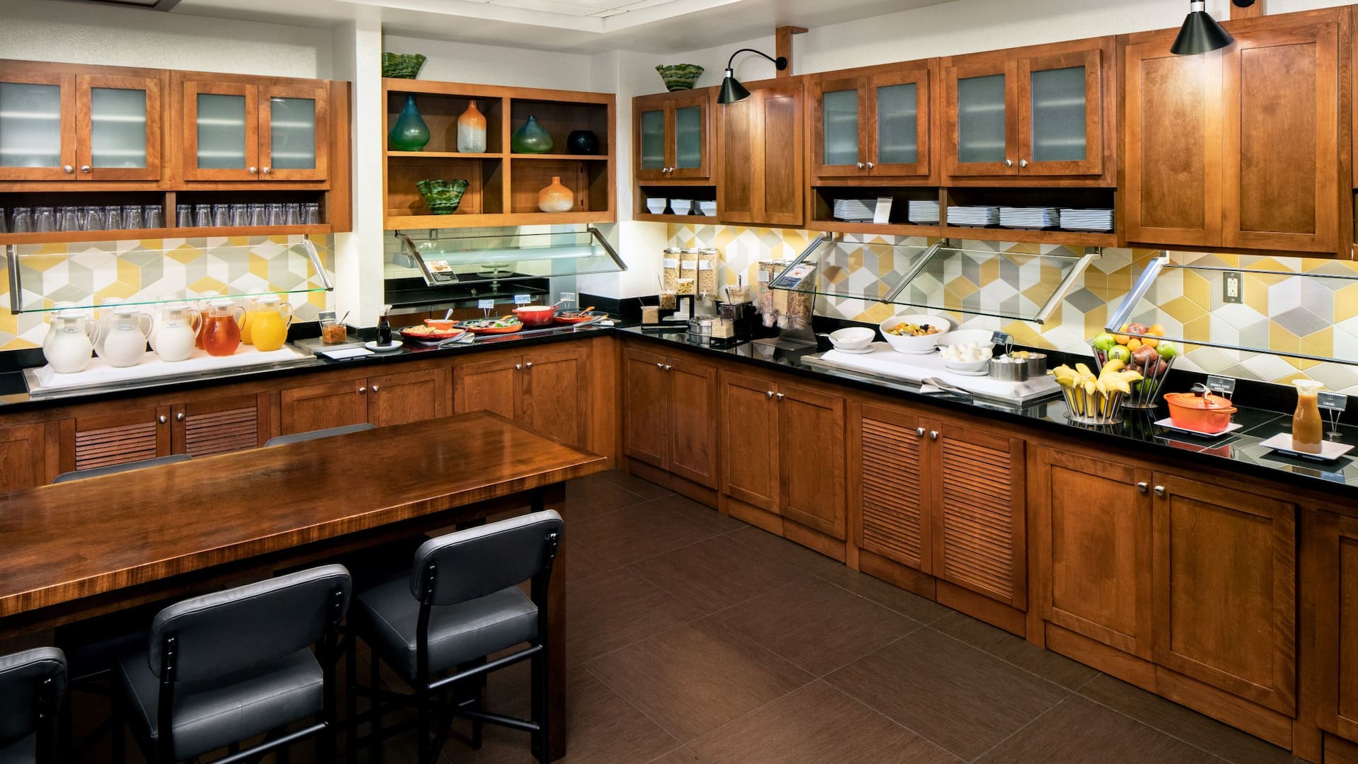 Hyatt Place Charlotte/Arrowood Breakfast Area