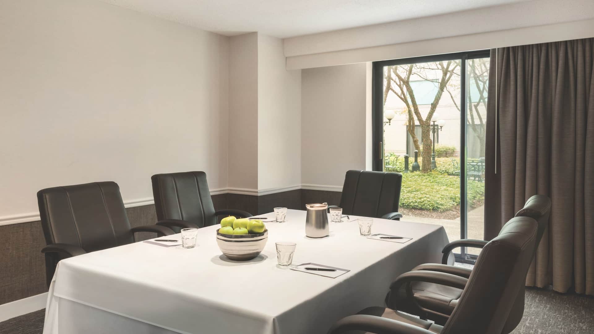 Hyatt Regency Schaumburg, Chicago Meeting Room
