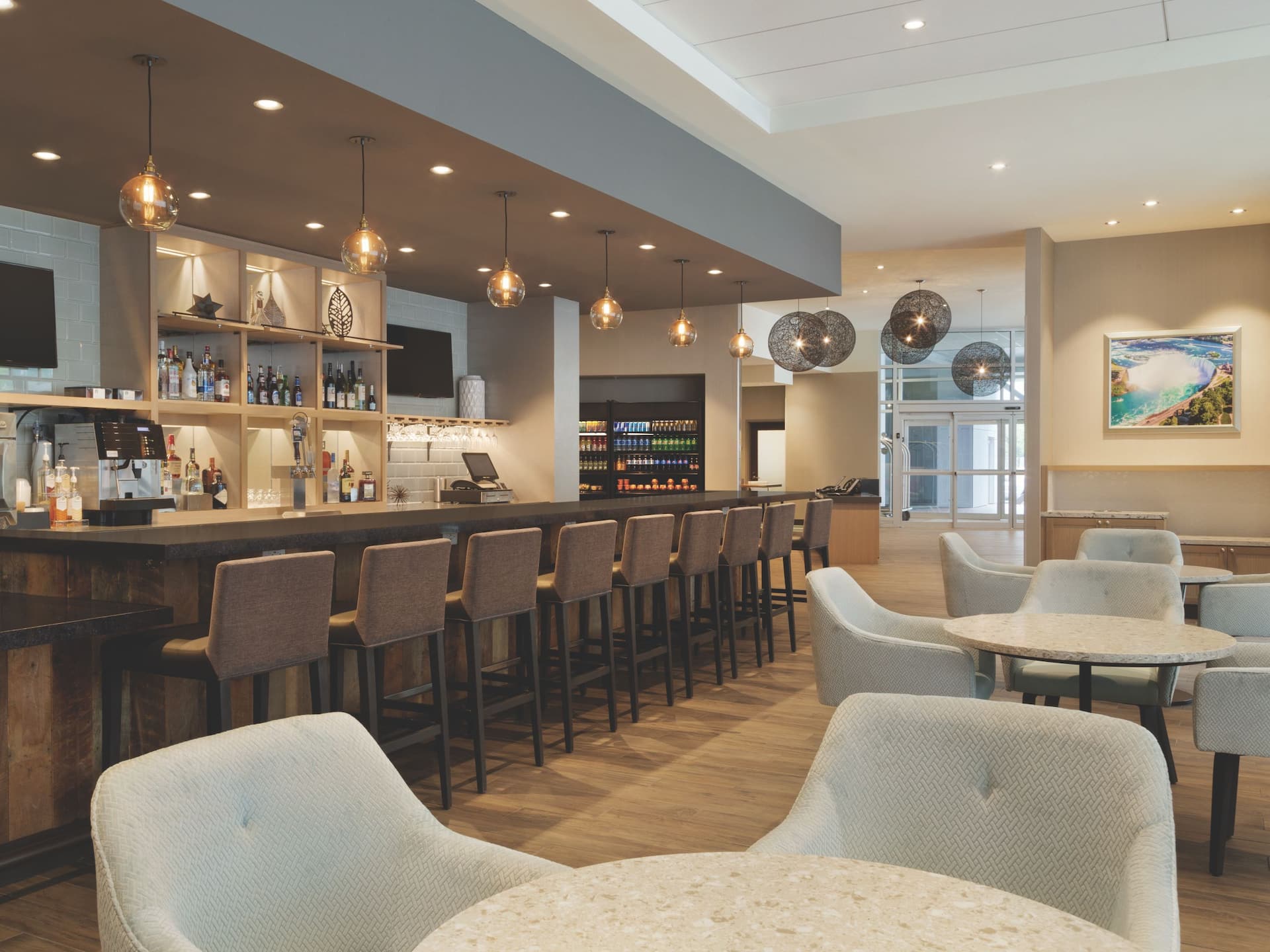 Hyatt Place Niagara Falls Coffee to Cocktails Bar