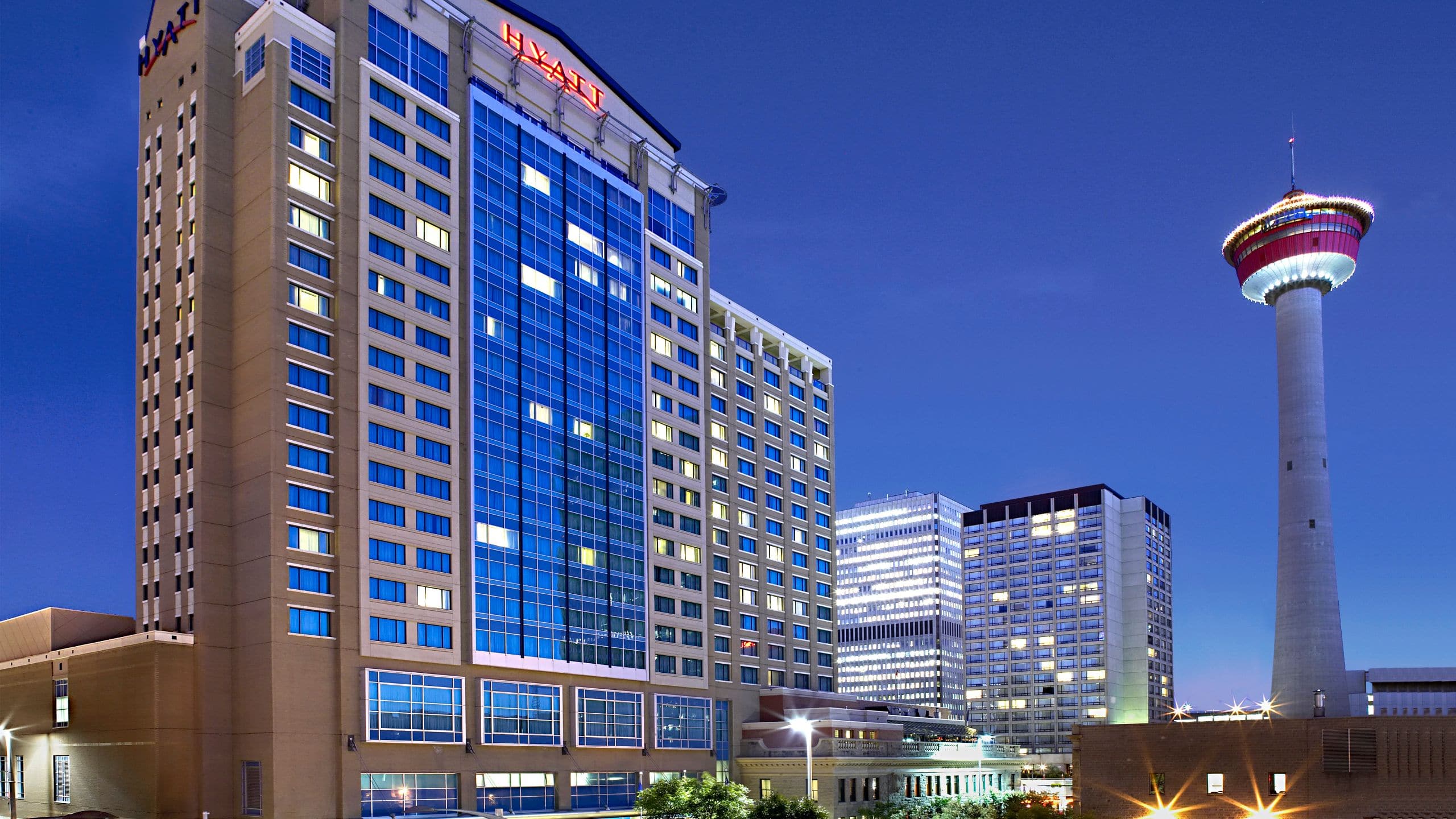 Hyatt Regency Calgary Exterior Night