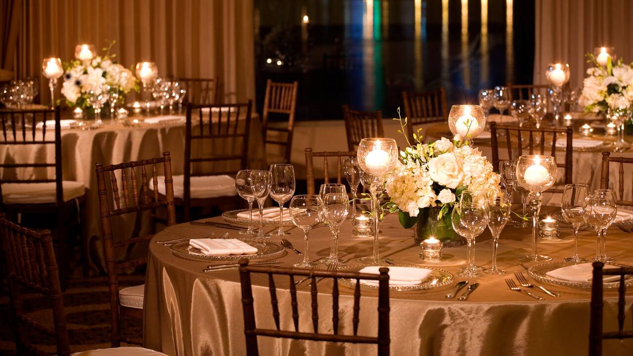 Weddings at The Hyatt Regency West Hanoi Hotel (Wedding Food)
