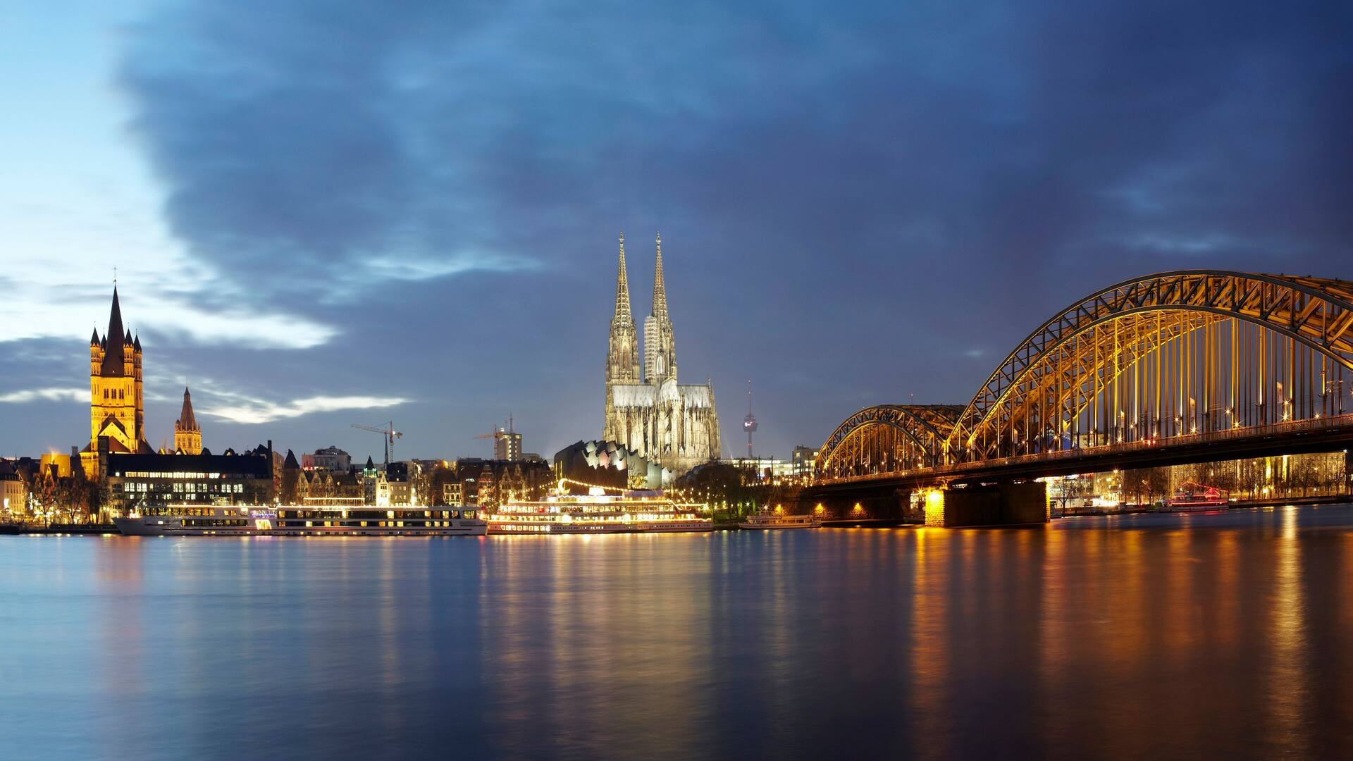 Fair City Cologne - Views of Cologne Cathedral Hyatt Regency Cologne