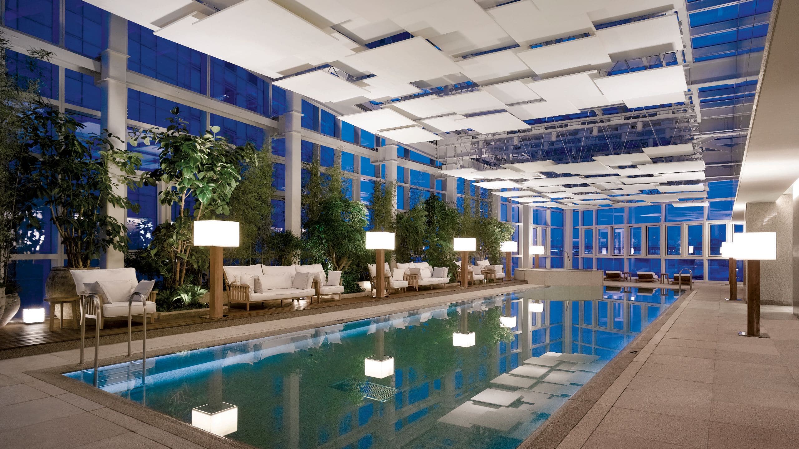 Busan Hotel Swimming Pool Night