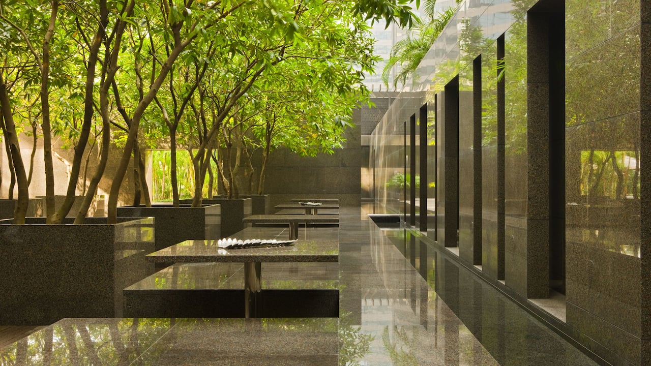 Grand Hyatt Hong Kong Courtyard New Spa 