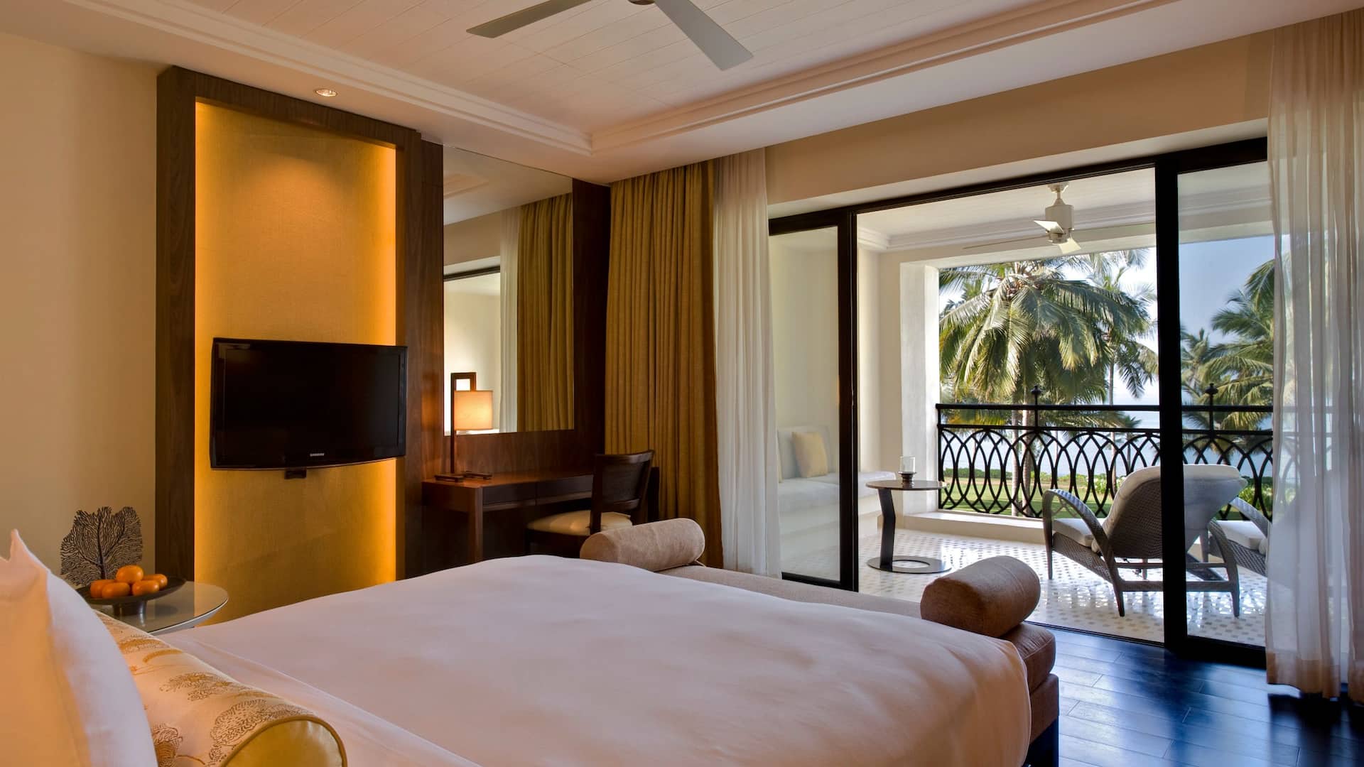 5/5 Grand Room Bay View at Dawn