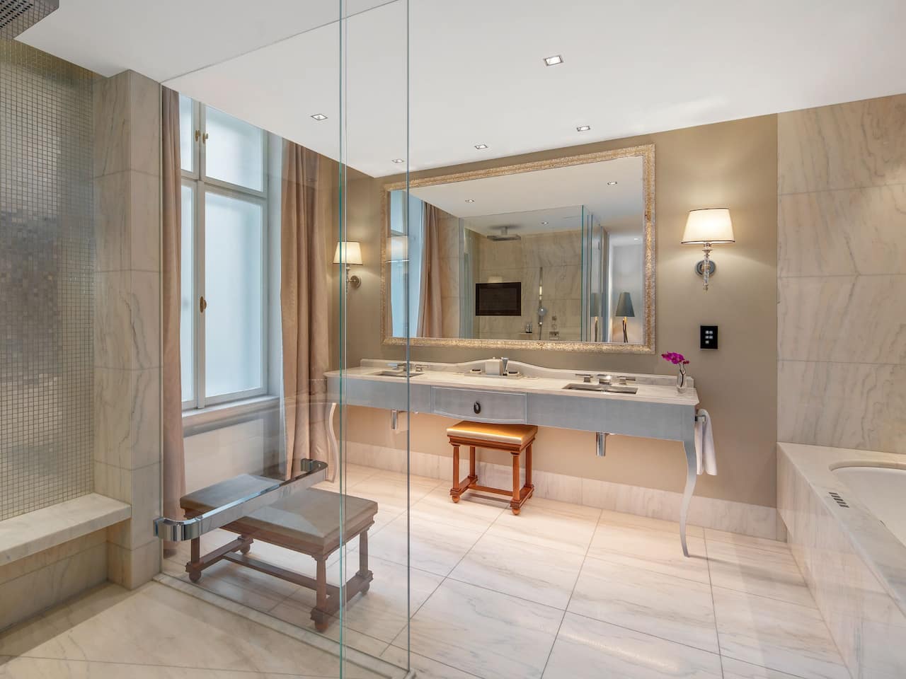  Ambassador Suite Bathroom