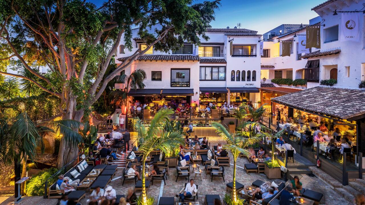 La Plaza by Night