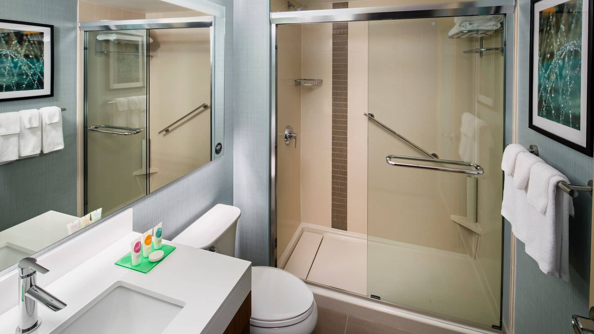 2 de 2 Hyatt Place Long Island City / New York City Bathroom
