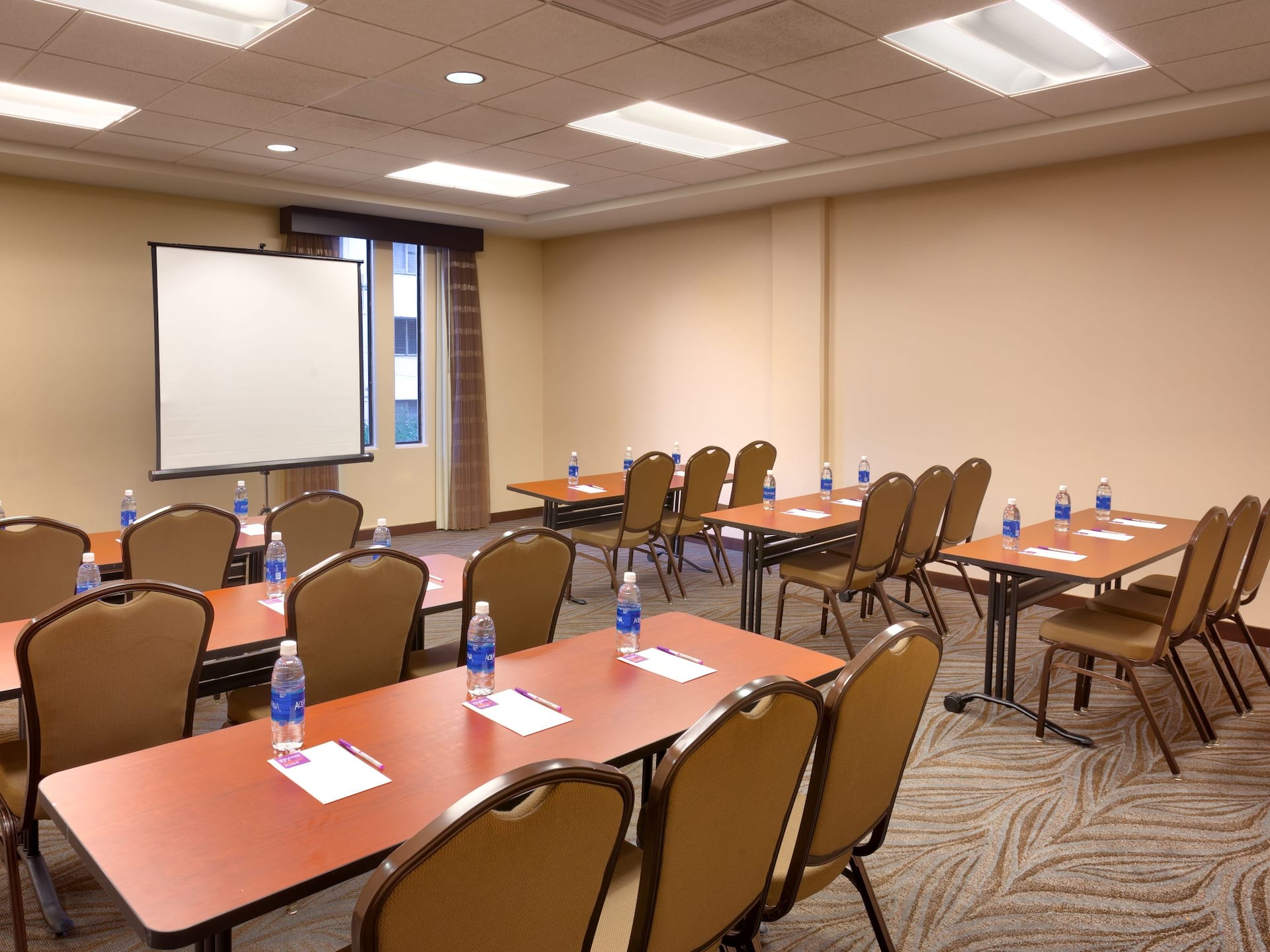 Hyatt Place Waikiki Beach Meeting Room Lokahi Classroom