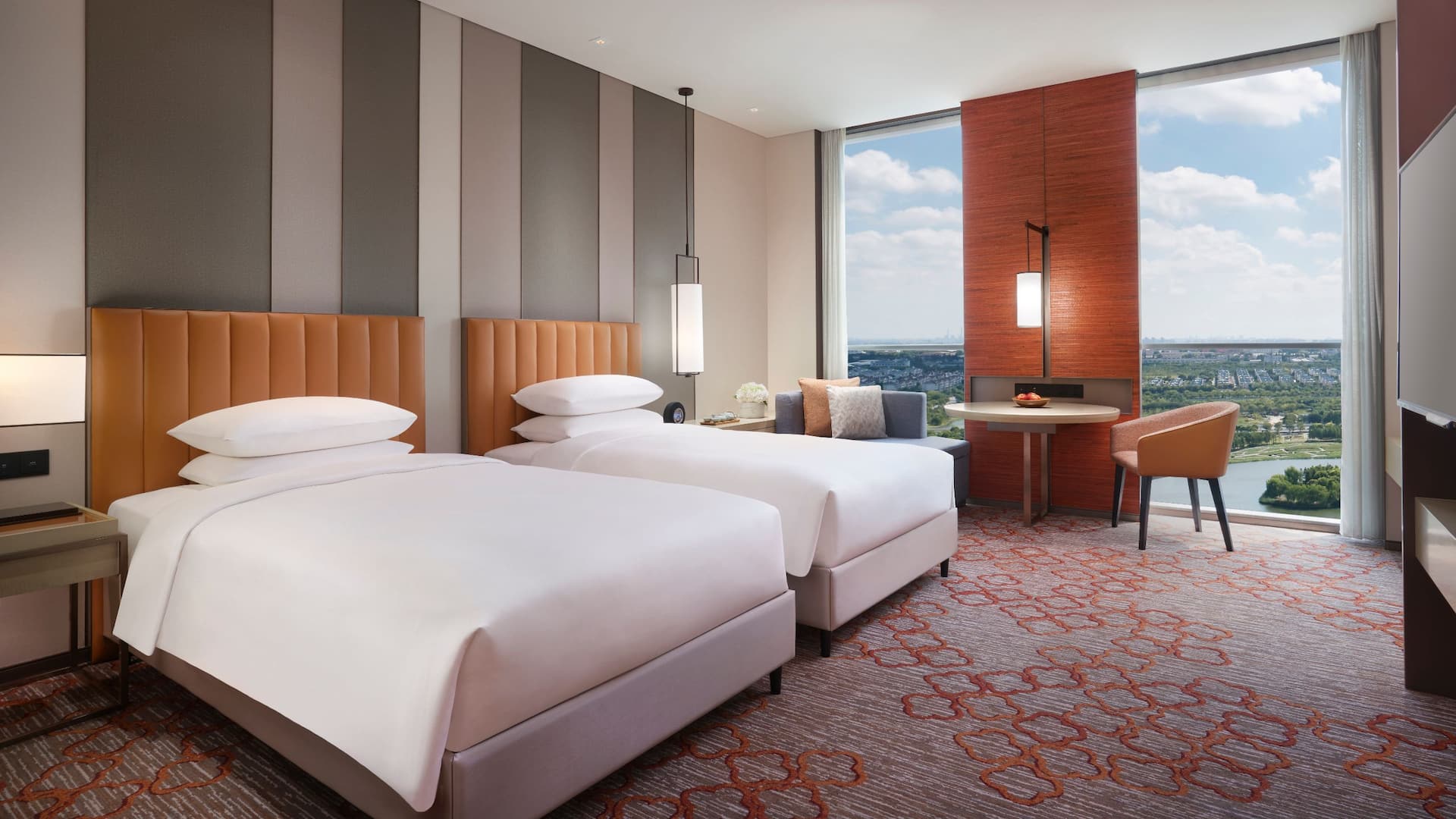 第 1，共 1 Hyatt Regency Shanghai Jiading Two Twin Lake View Guestroom