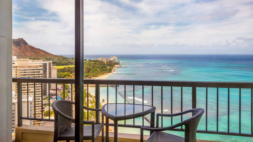 Hotel Photos Hyatt Regency Waikiki Beach Resort and Spa