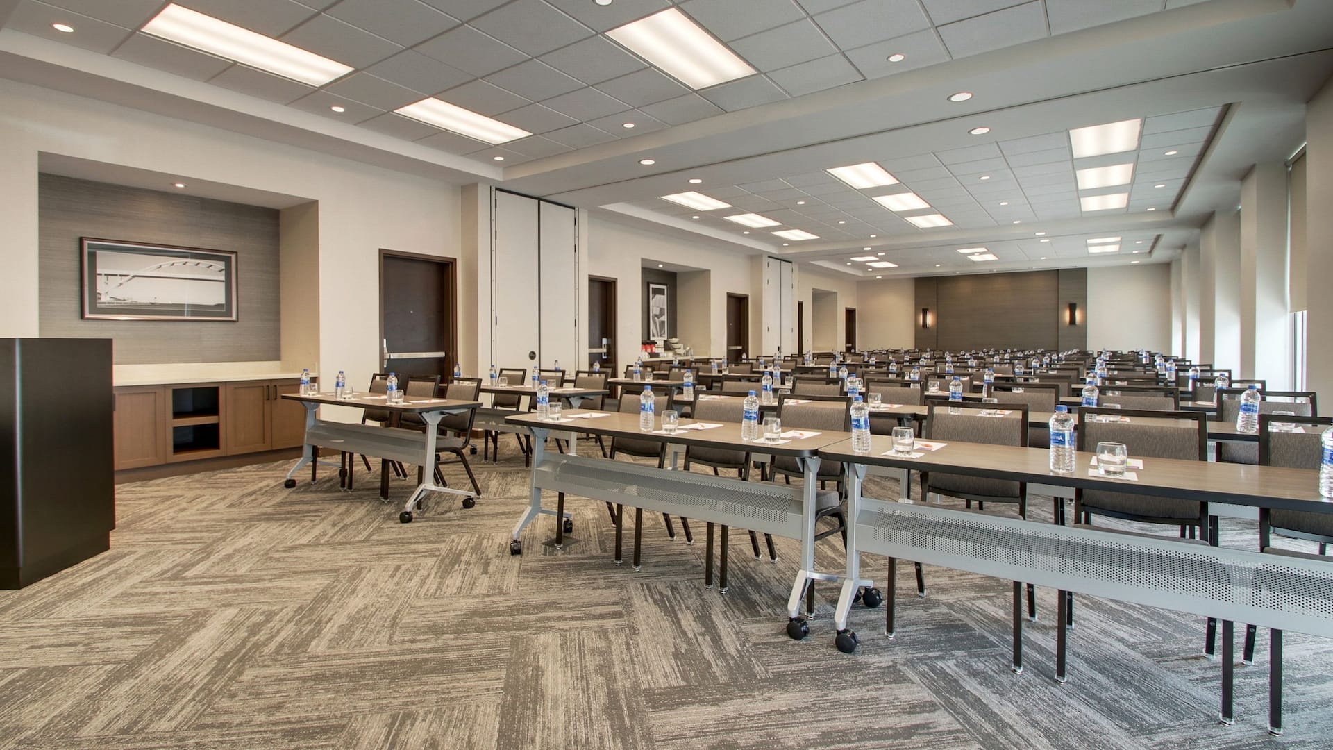 Hyatt Place Milwaukee Downtown Meeting Room