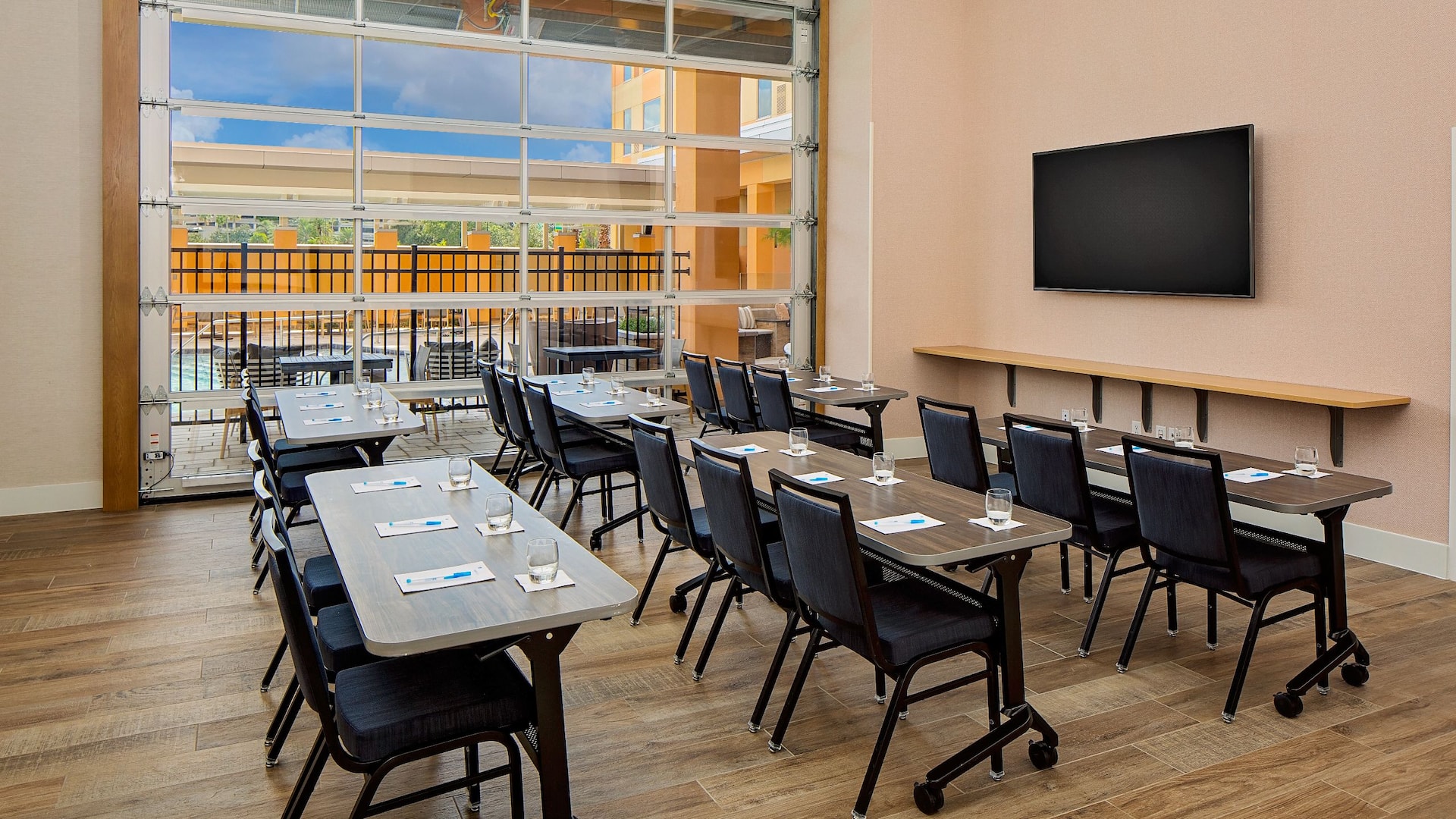 Hyatt House across from Universal Orlando Resort™ Gathering Room Classroom