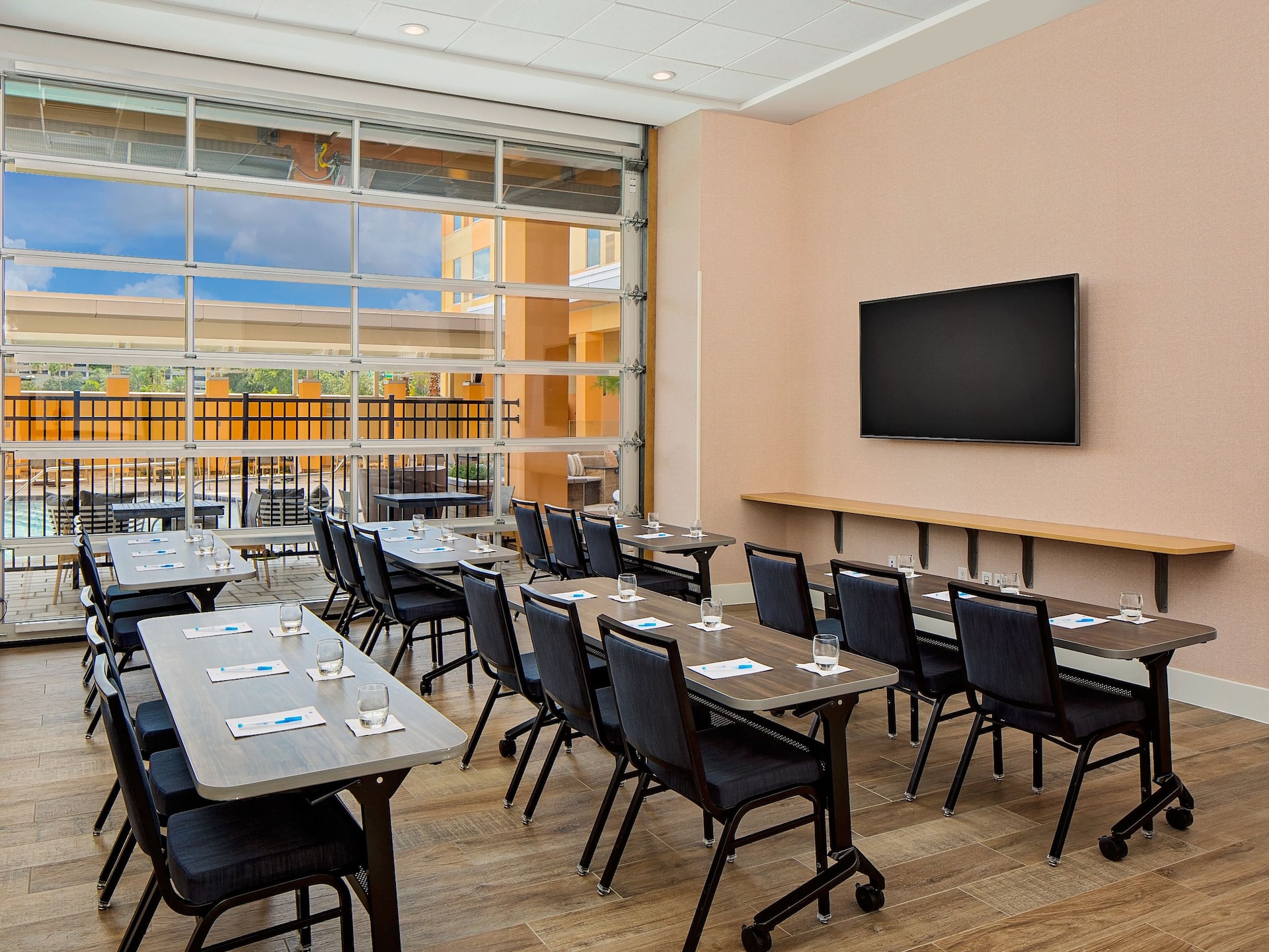 Hyatt House across from Universal Orlando Resort™ Gathering Room Classroom