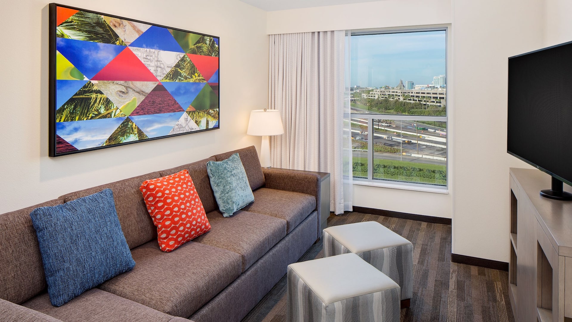 第 3，共 4 Hyatt House across from Universal Orlando Resort™ Small One Bedroom Living Room