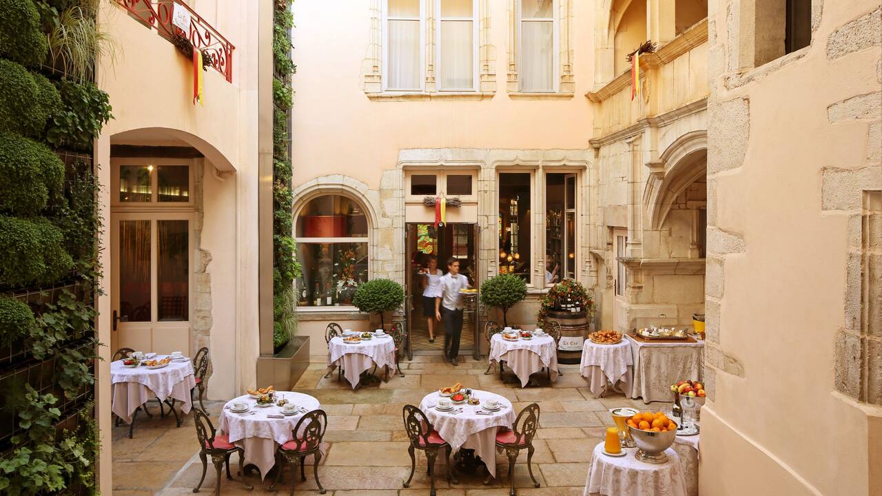 Exterior Courtyard