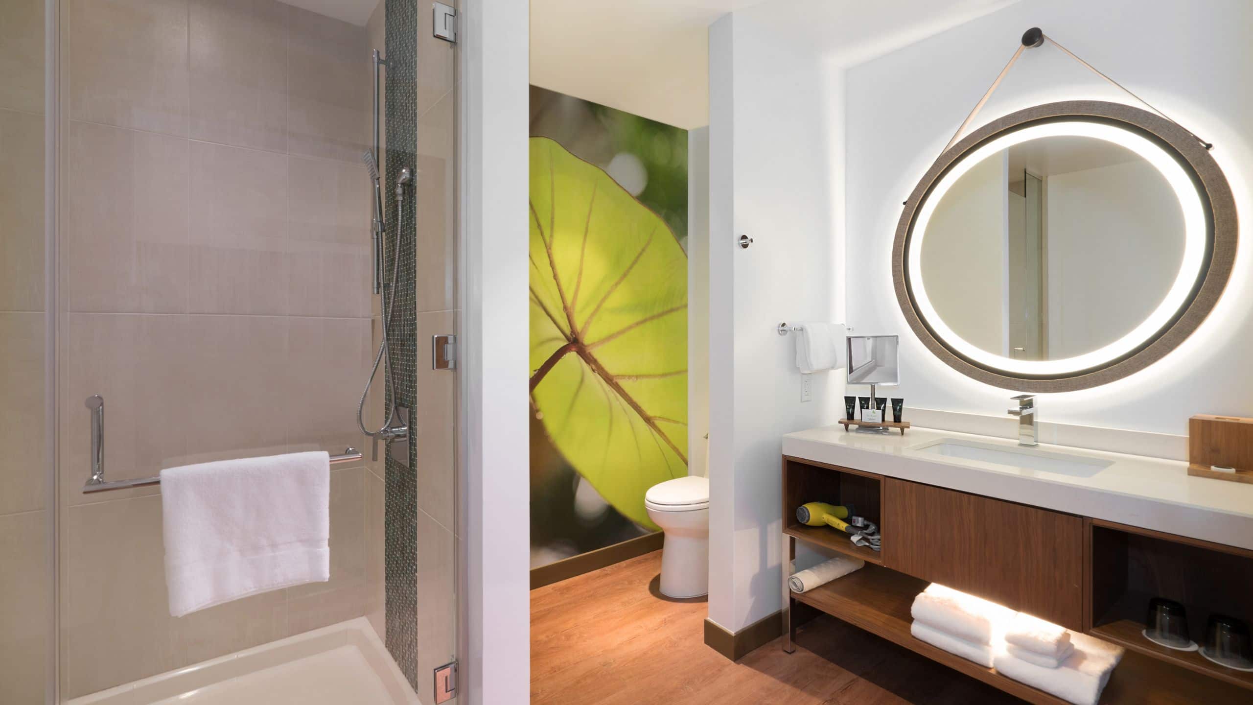 Hyatt Centric Waikiki Beach Guest Bathroom