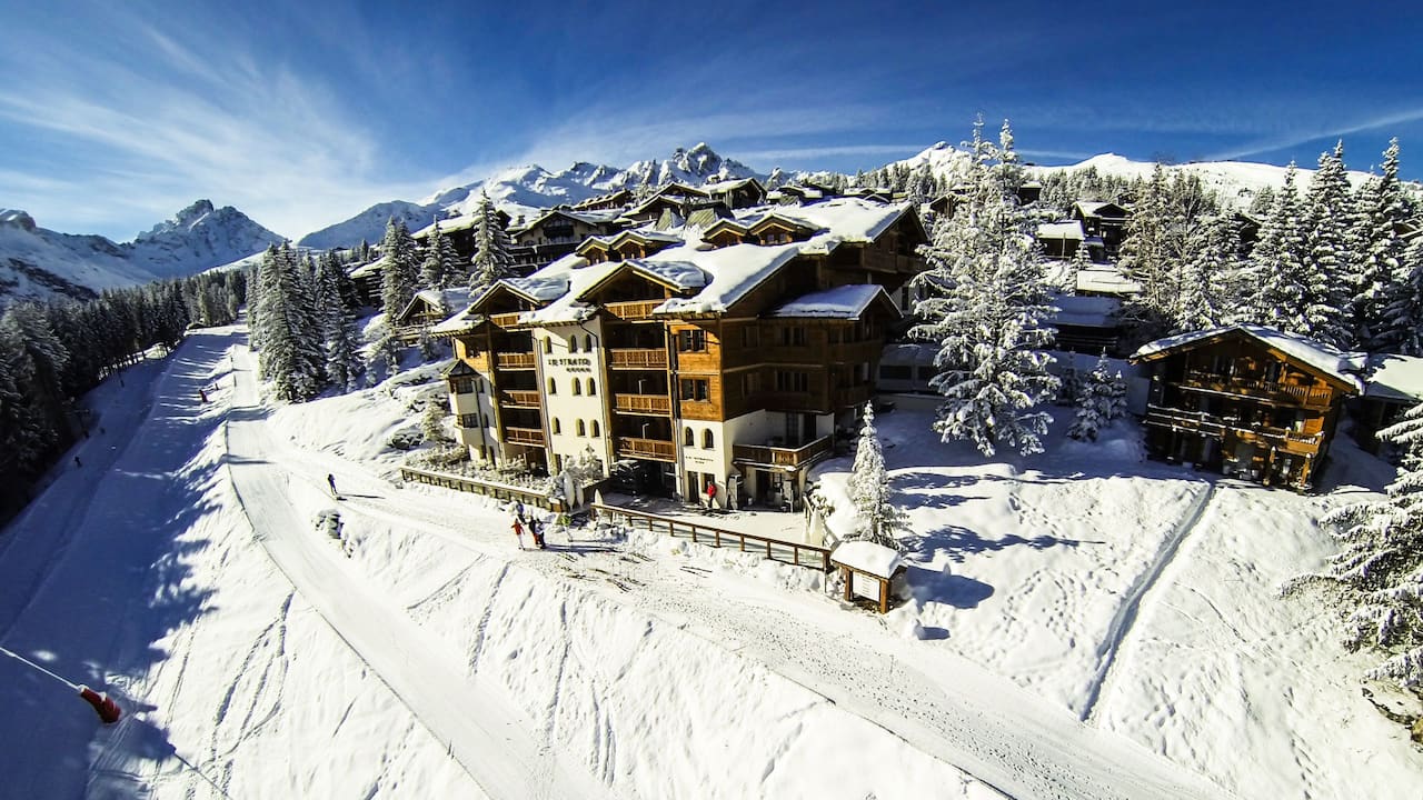 Hotel Le Strato Ski Slope View