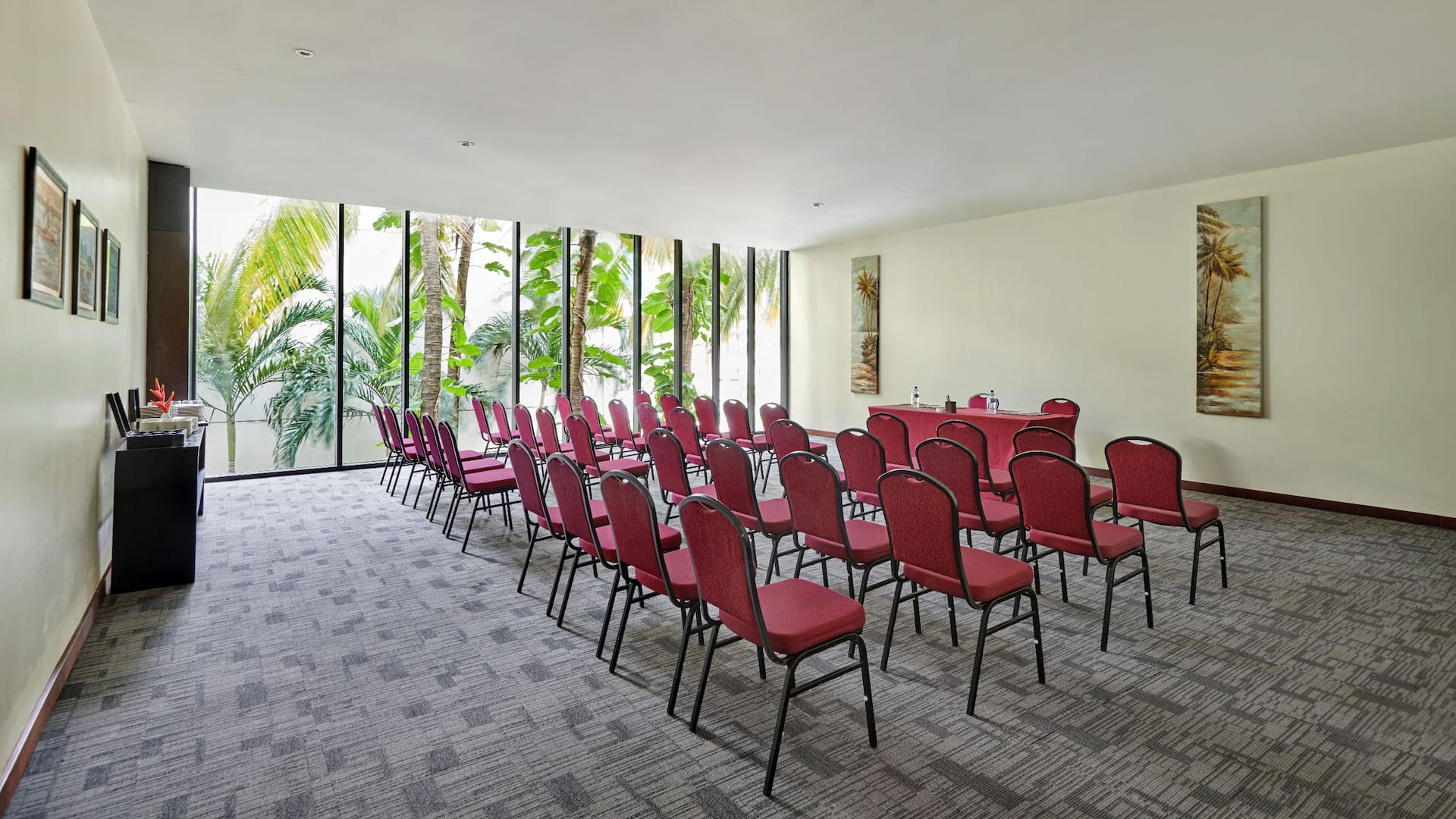 Hyatt Regency Dar es Salaam, The Kilimanjaro Lake Tanganyika Theater