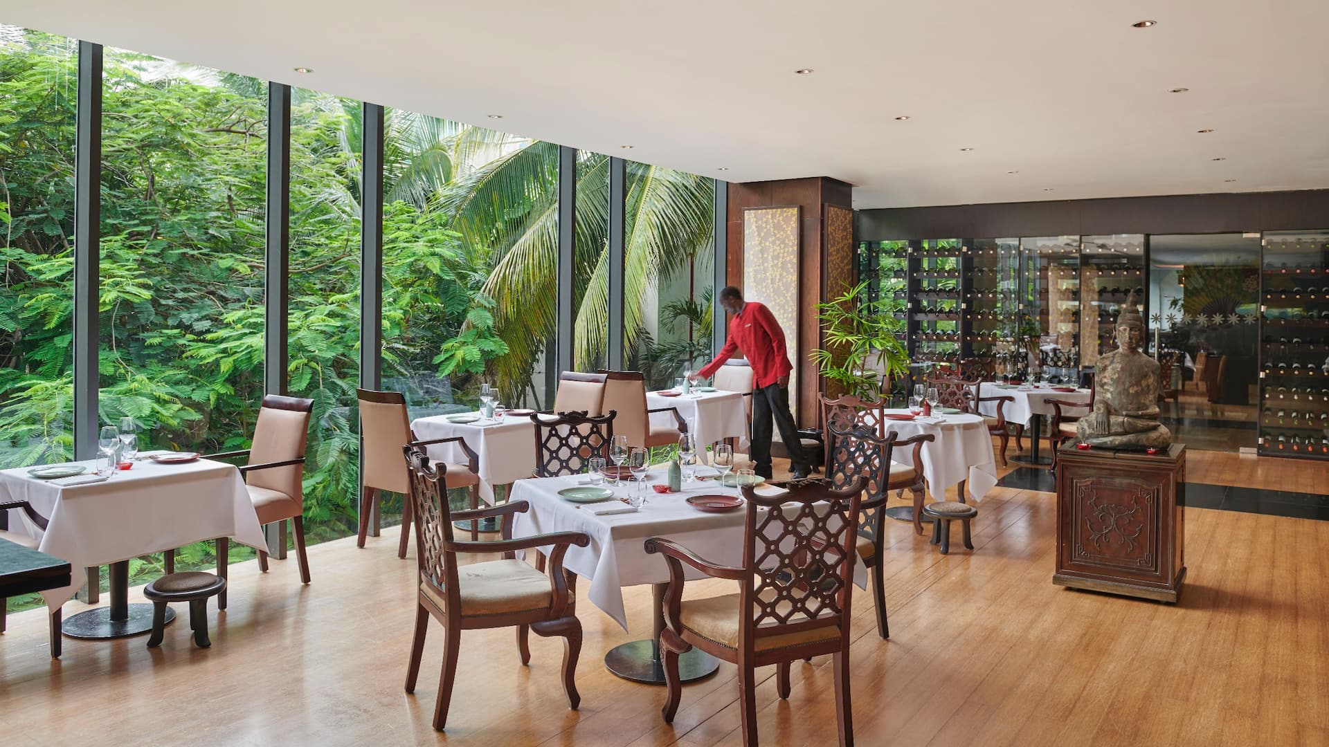 Hyatt Regency Dar es Salaam, The Kilimanjaro Oriental Restaurant