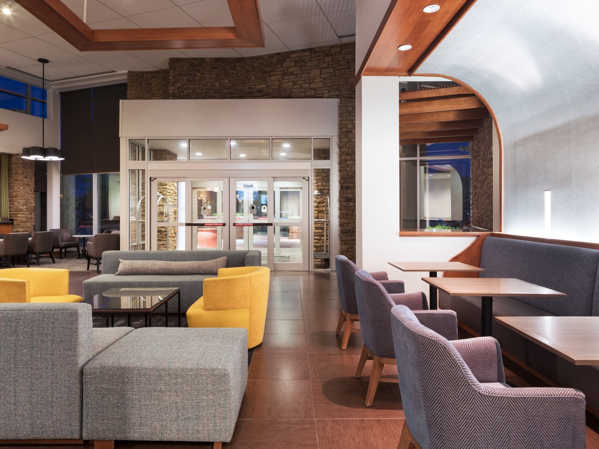 Hyatt Place South Bend/Mishawaka Lobby Seating