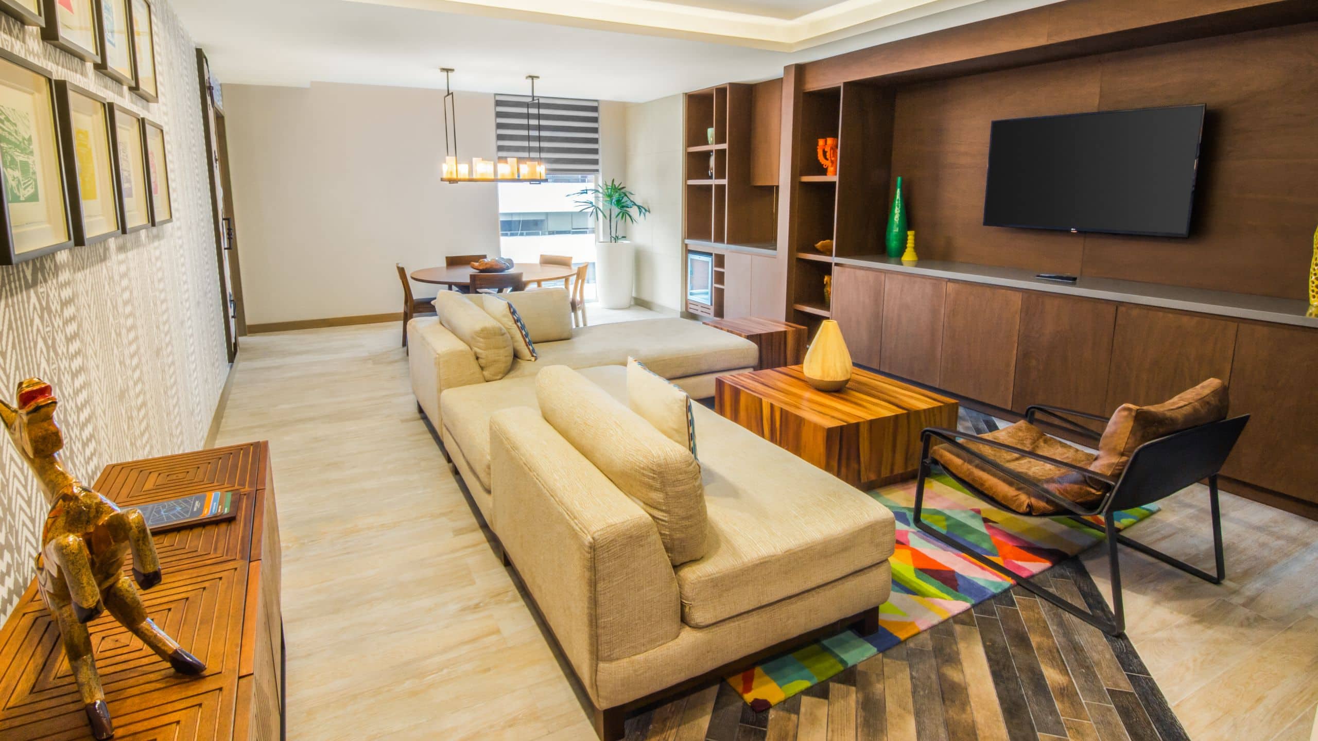2 de 3 Hyatt Centric Guatemala City Executive Suite Twin Living Room