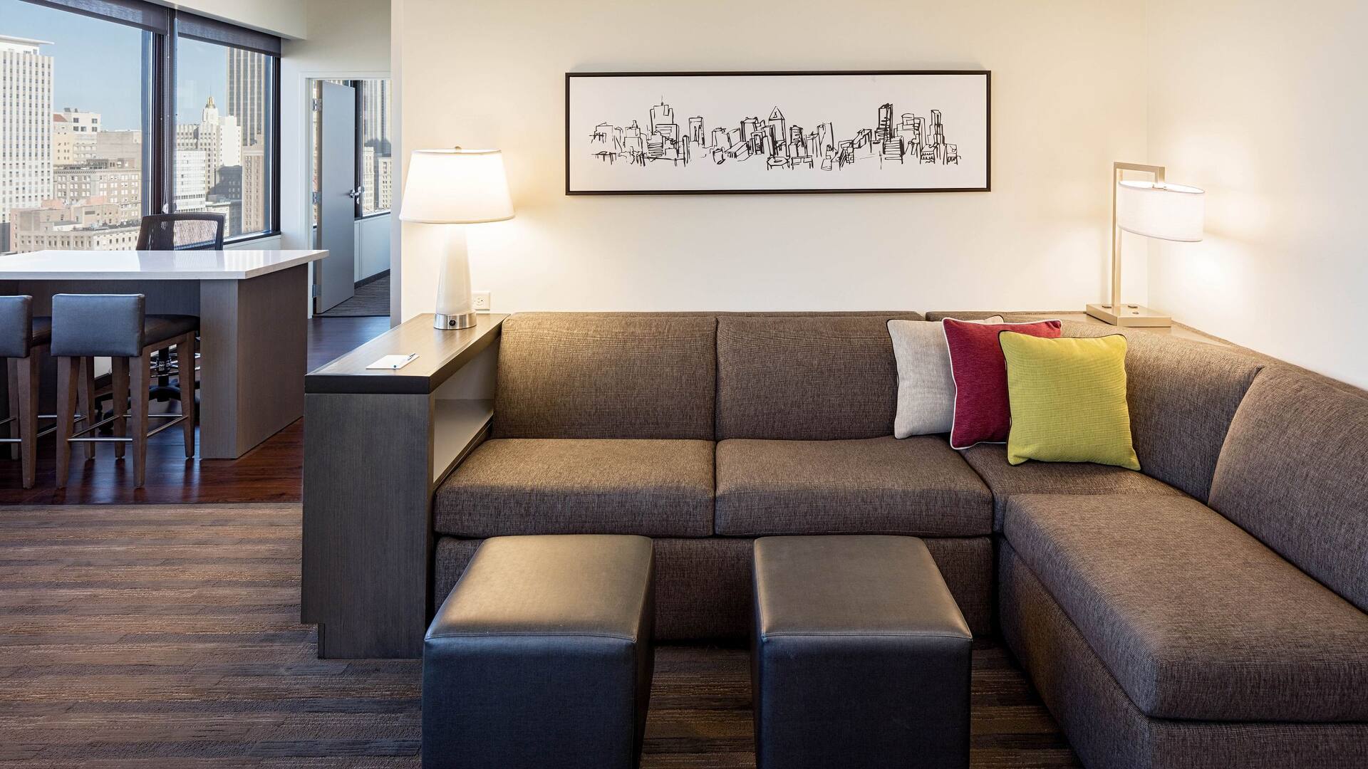 3 de 5 Hyatt House New Orleans/Downtown Suite Sofa