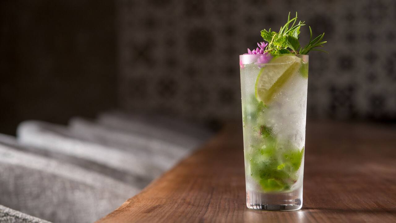 Shirakachi Bar Cocktail