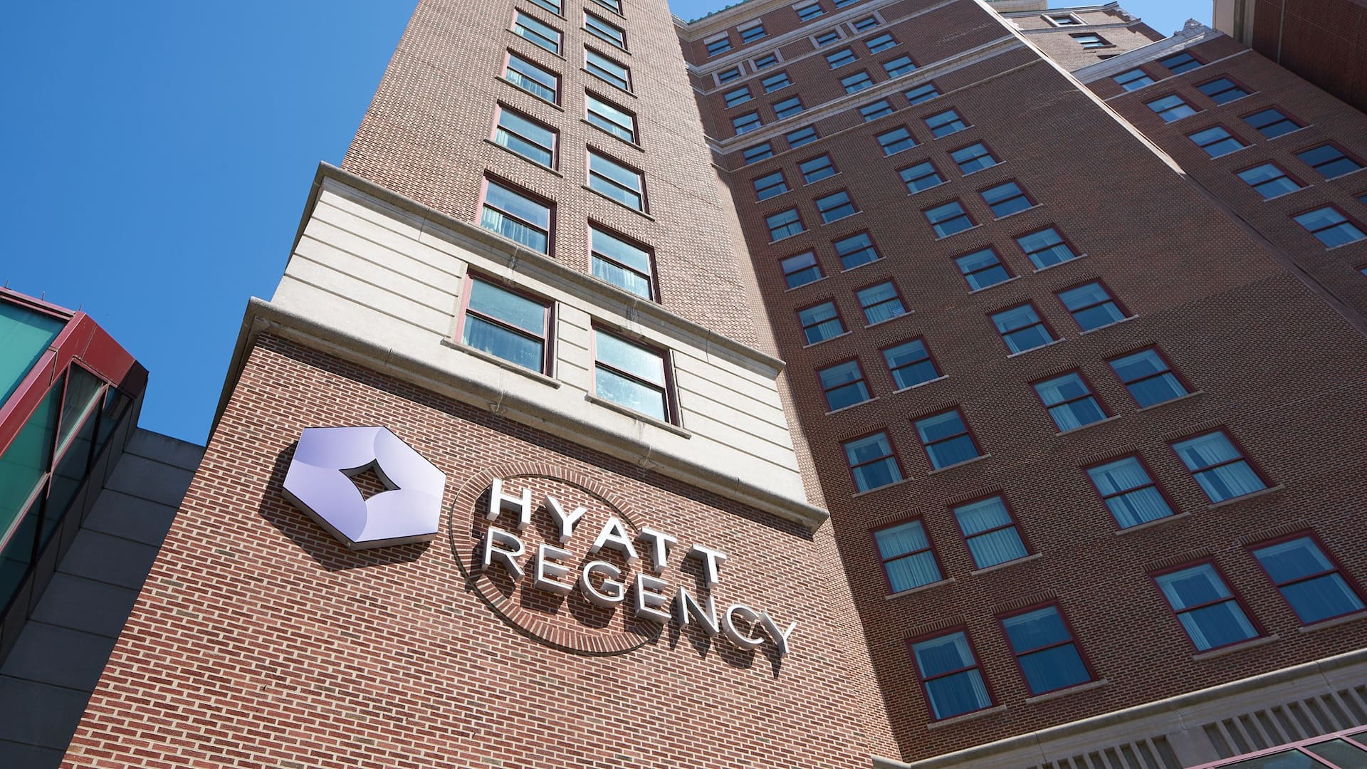Hyatt Regency Buffalo Exterior Signage