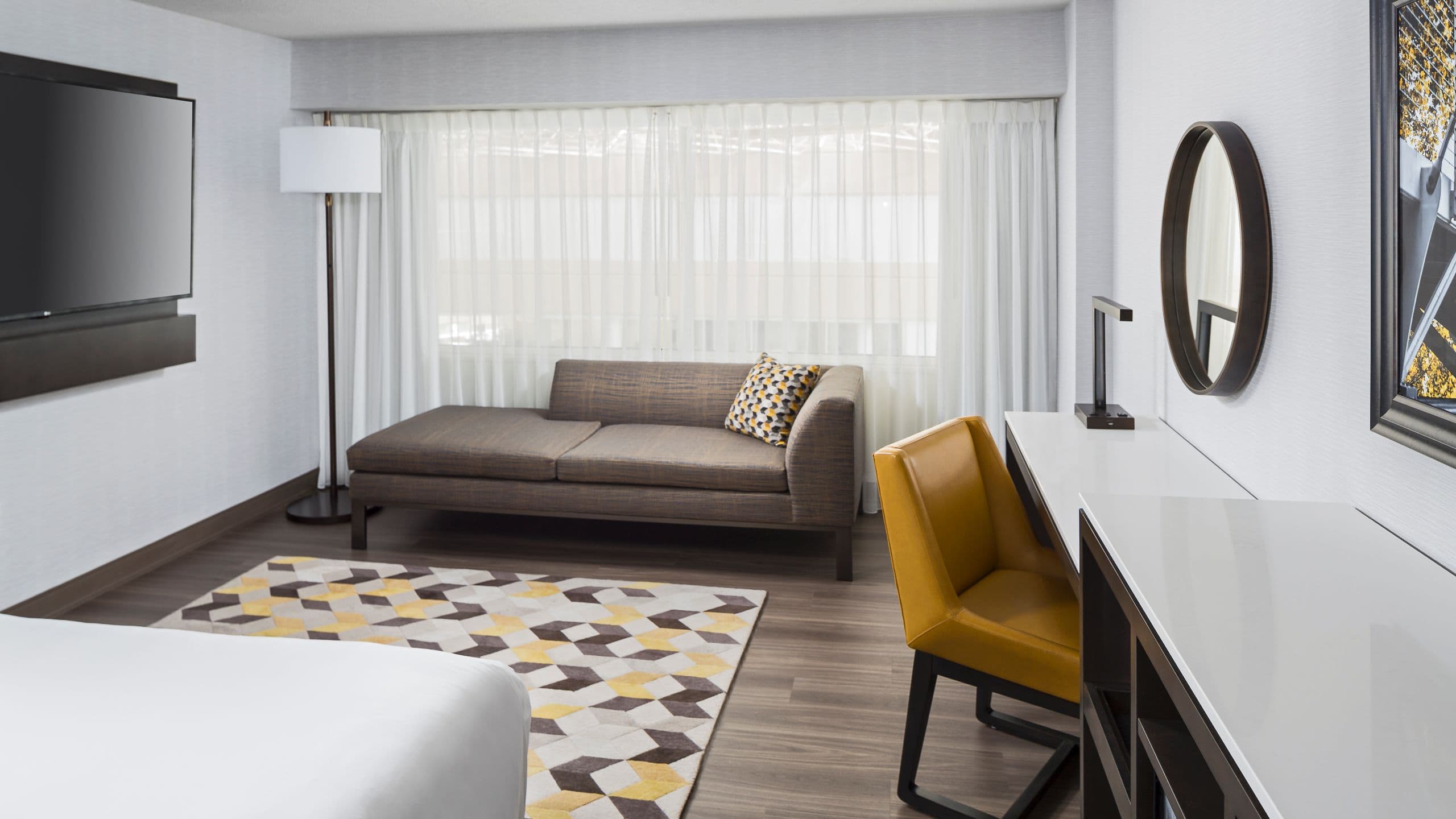 Hyatt Regency Greenville King Overview With Lounge Couch
