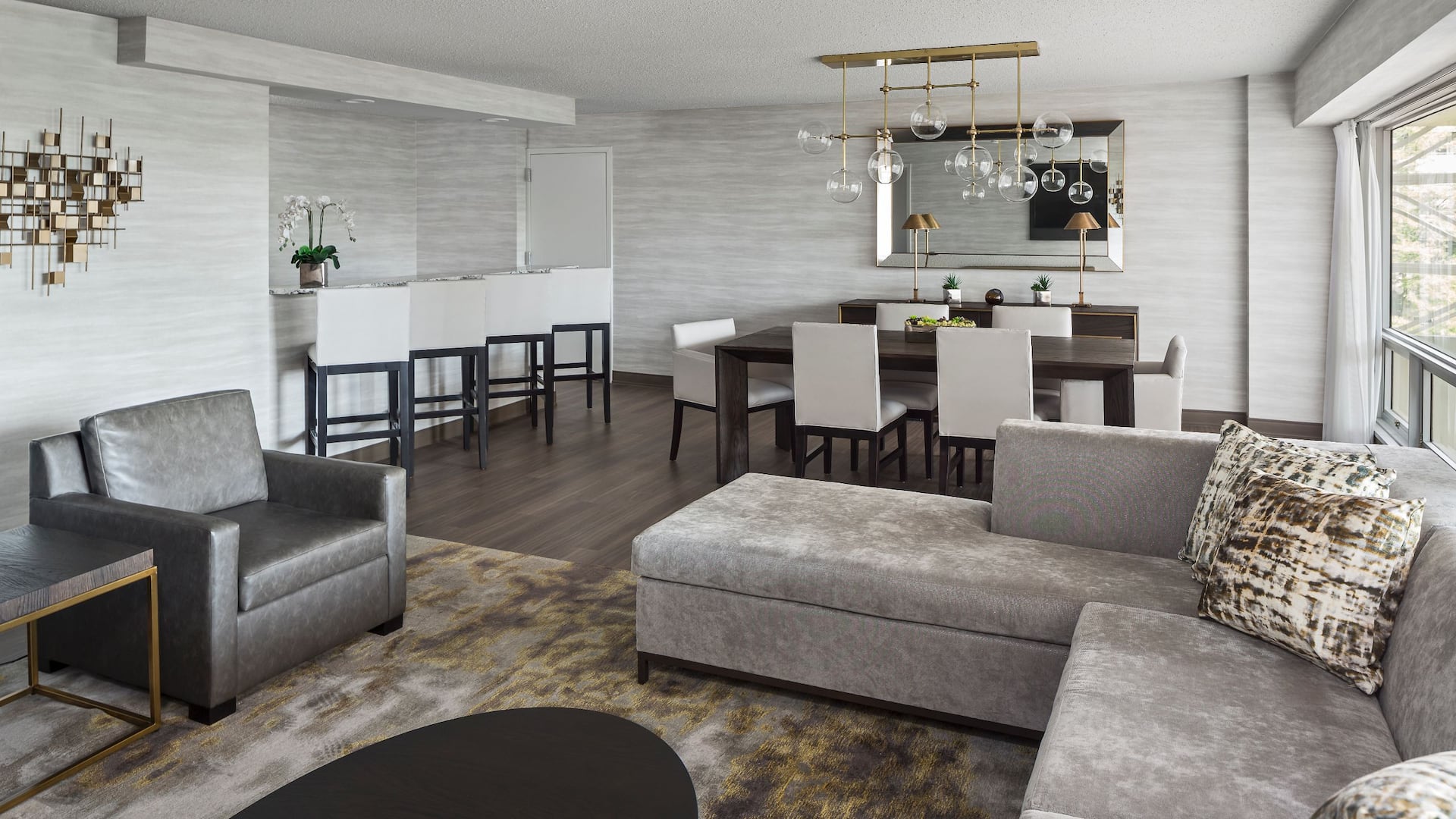 Hyatt Regency Greenville Atrium Suite Living