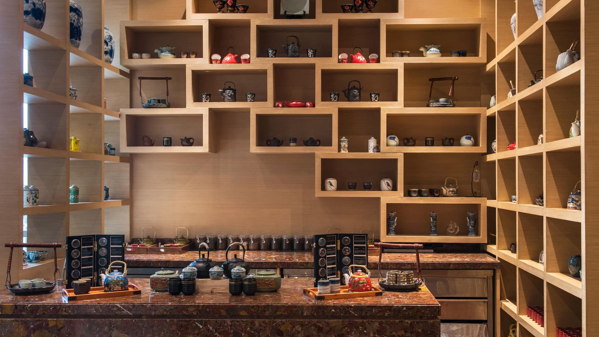Hyatt Regency Lucknow Lukjin Bar